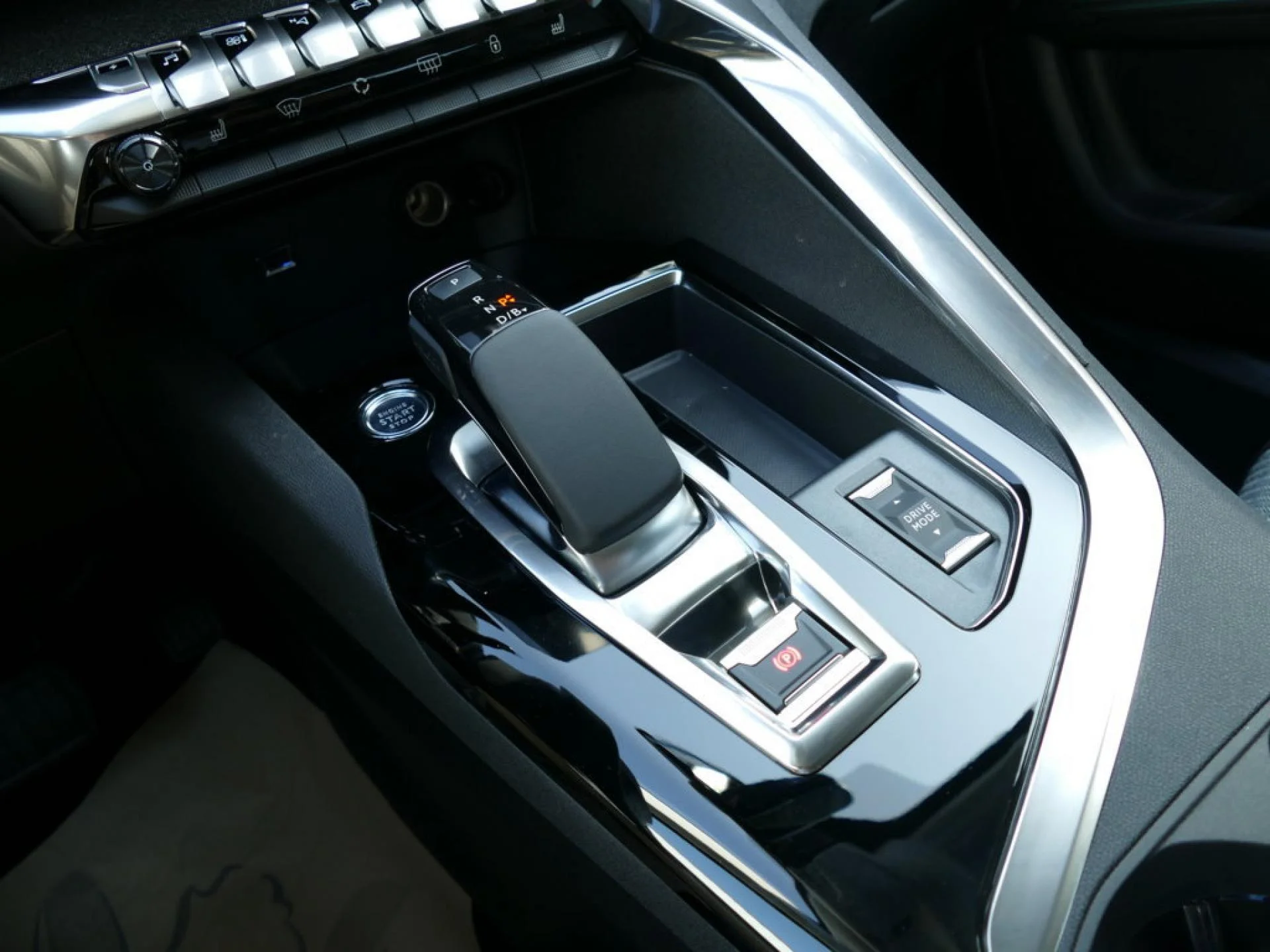 PEUGEOT 3008 - Miniature 9 sur 14 - Cliquer pour voir cette photo