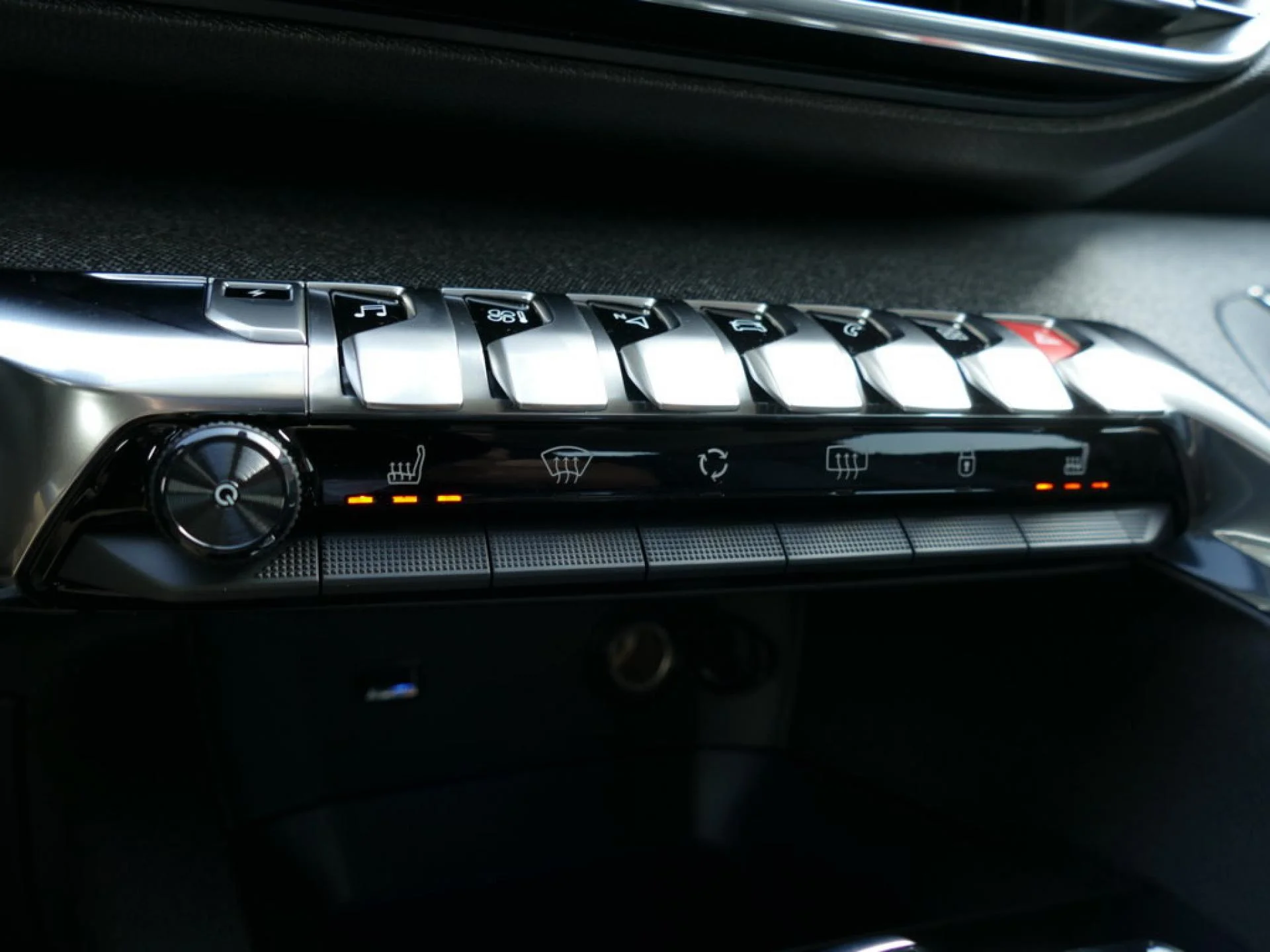 PEUGEOT 3008 - Miniature 10 sur 14 - Cliquer pour voir cette photo