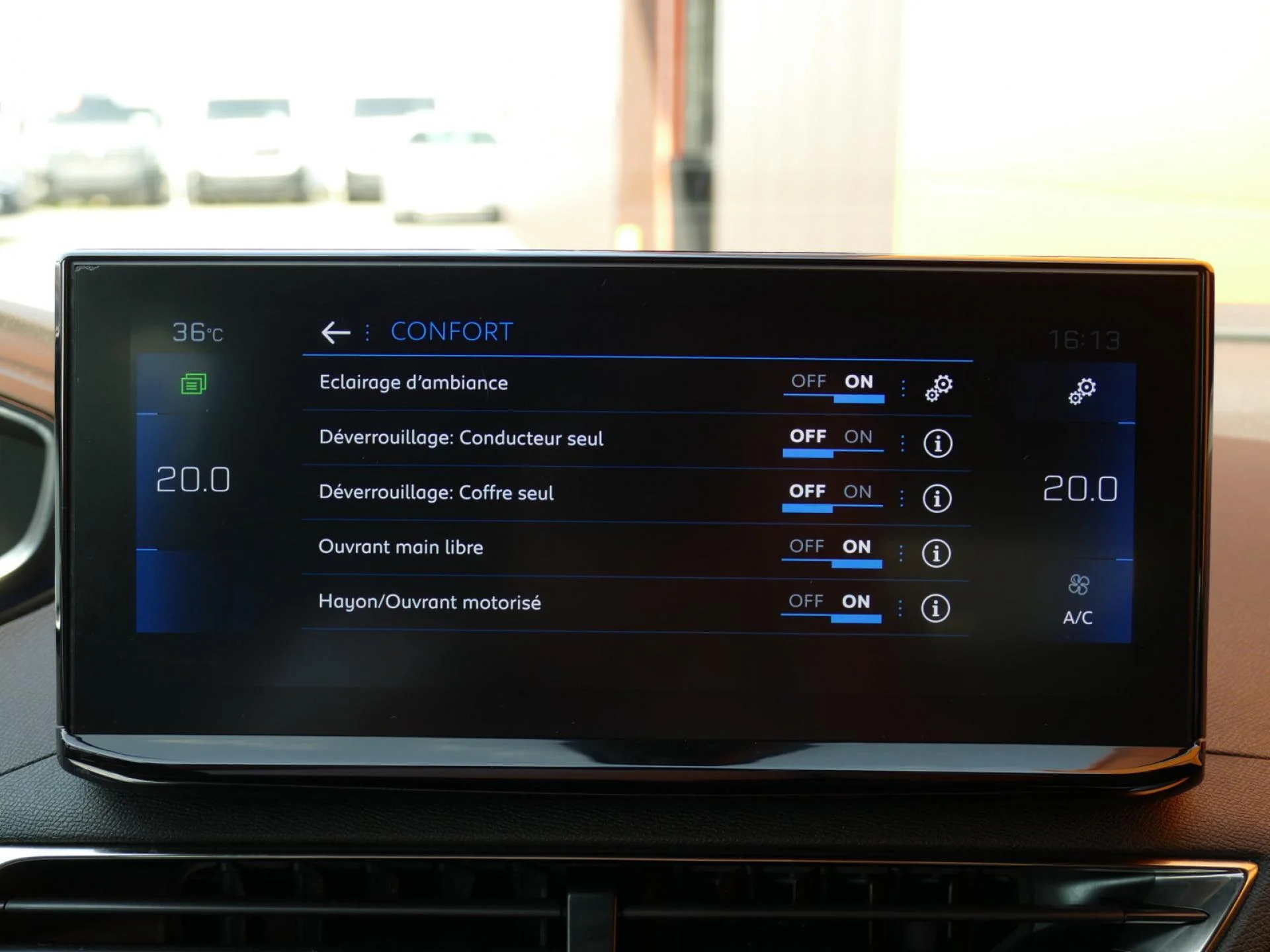 PEUGEOT 3008 - Miniature 13 sur 34 - Cliquer pour voir cette photo