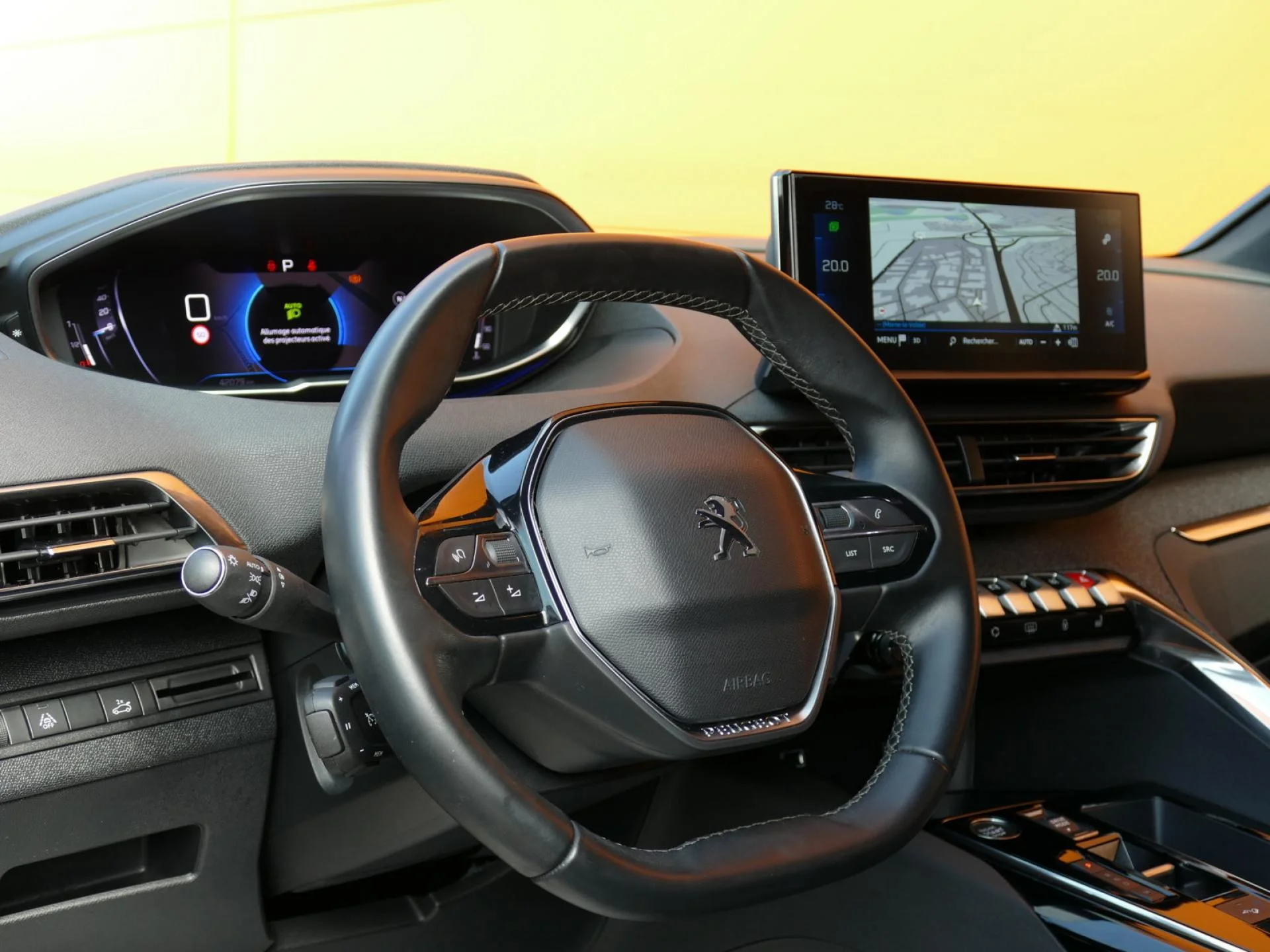 PEUGEOT 3008 - Miniature 17 sur 34 - Cliquer pour voir cette photo