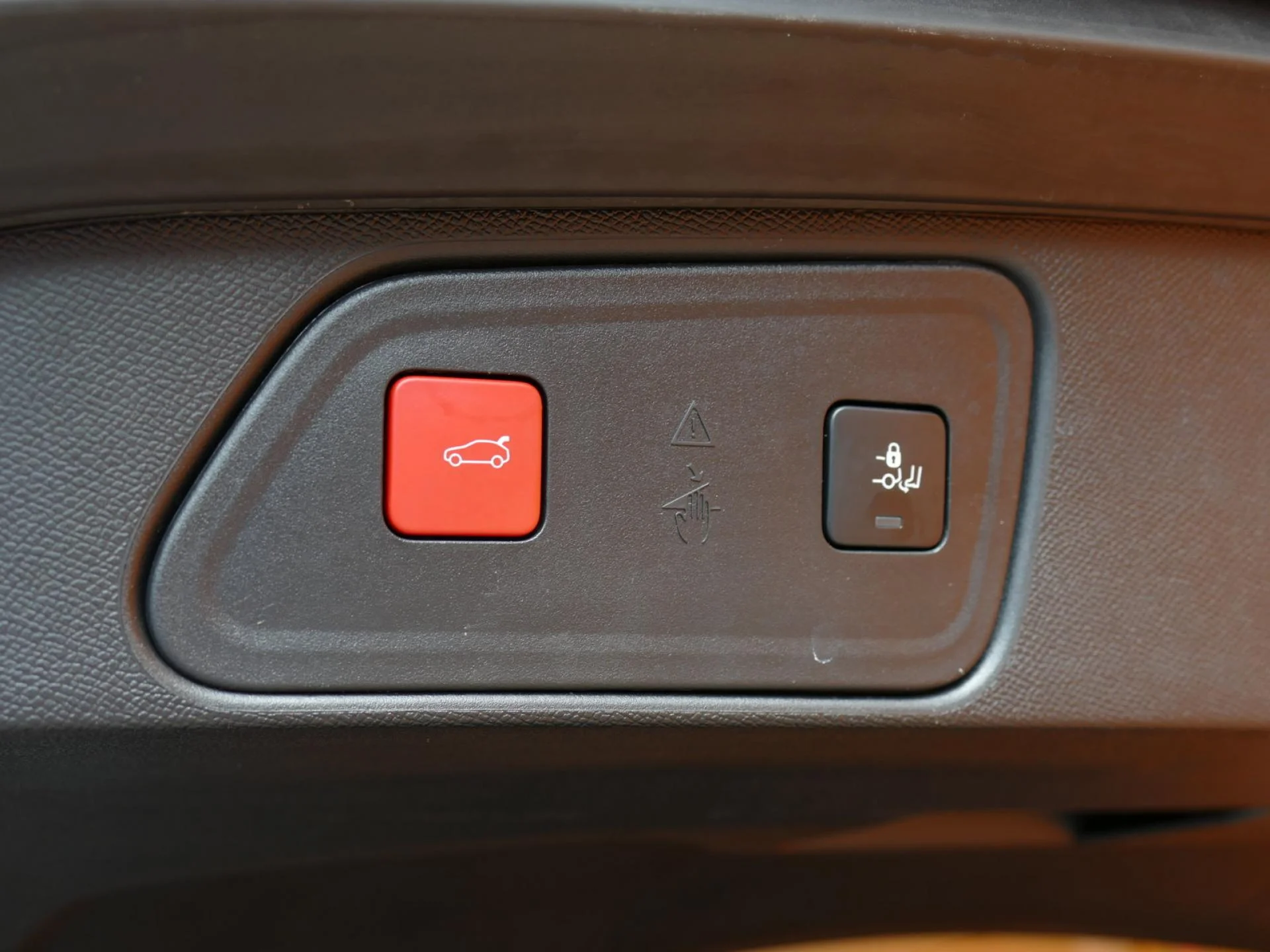 PEUGEOT 3008 - Miniature 24 sur 34 - Cliquer pour voir cette photo