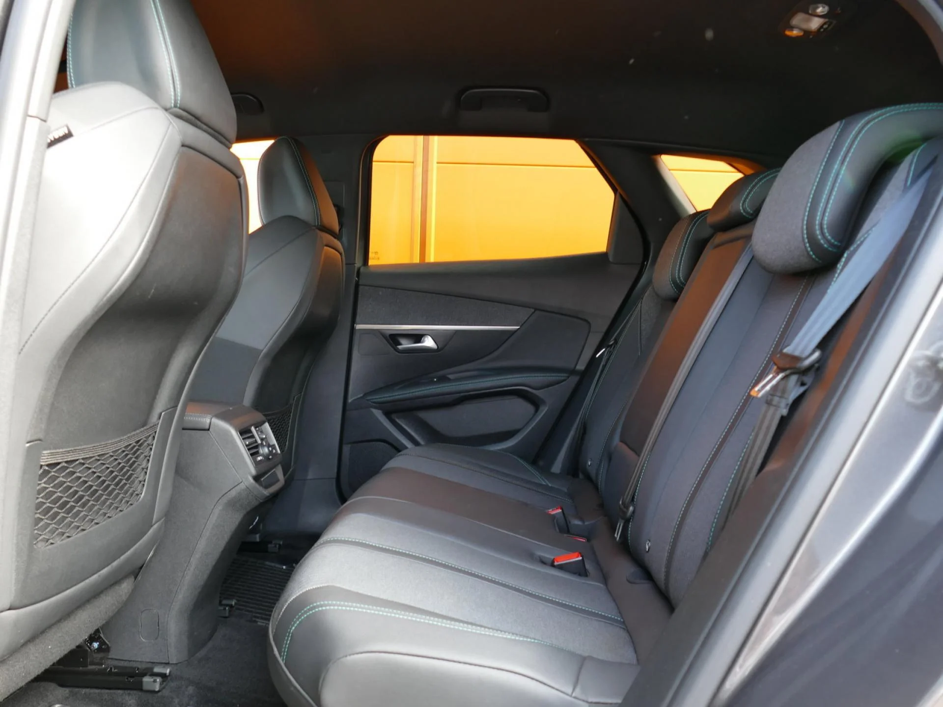PEUGEOT 3008 - Miniature 7 sur 34 - Cliquer pour voir cette photo