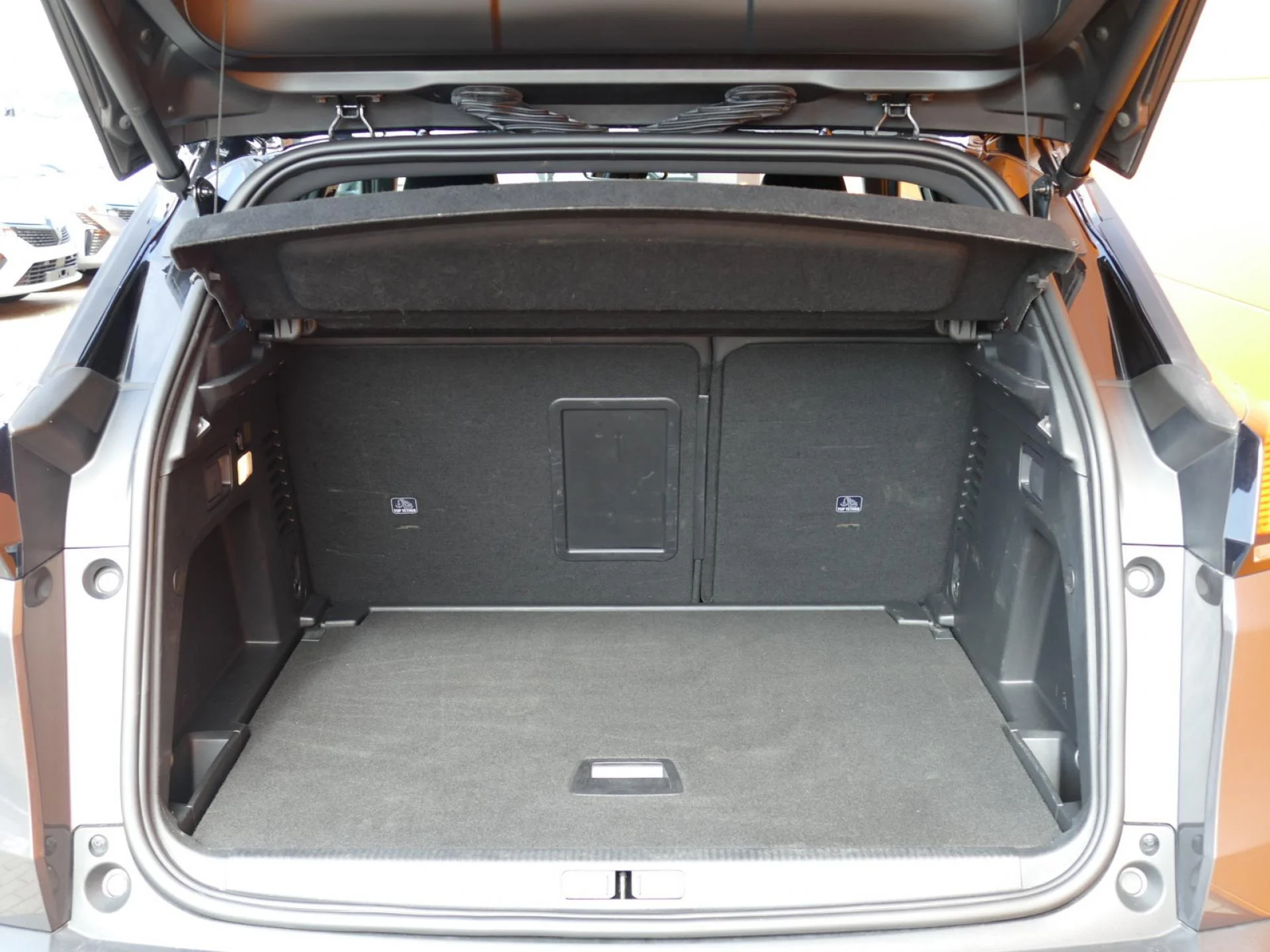PEUGEOT 3008 - Miniature 8 sur 34 - Cliquer pour voir cette photo