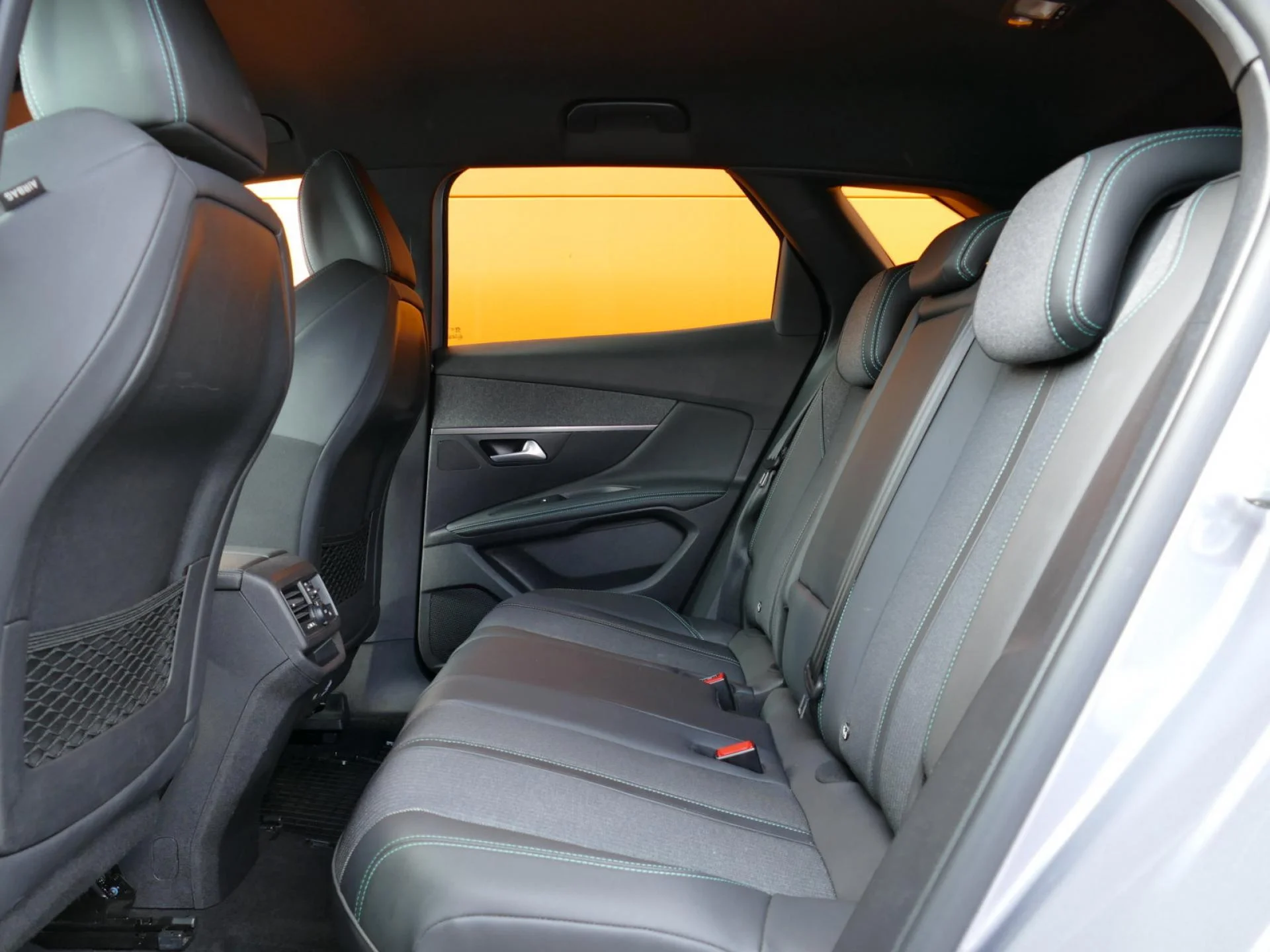 PEUGEOT 3008 - Miniature 7 sur 36 - Cliquer pour voir cette photo