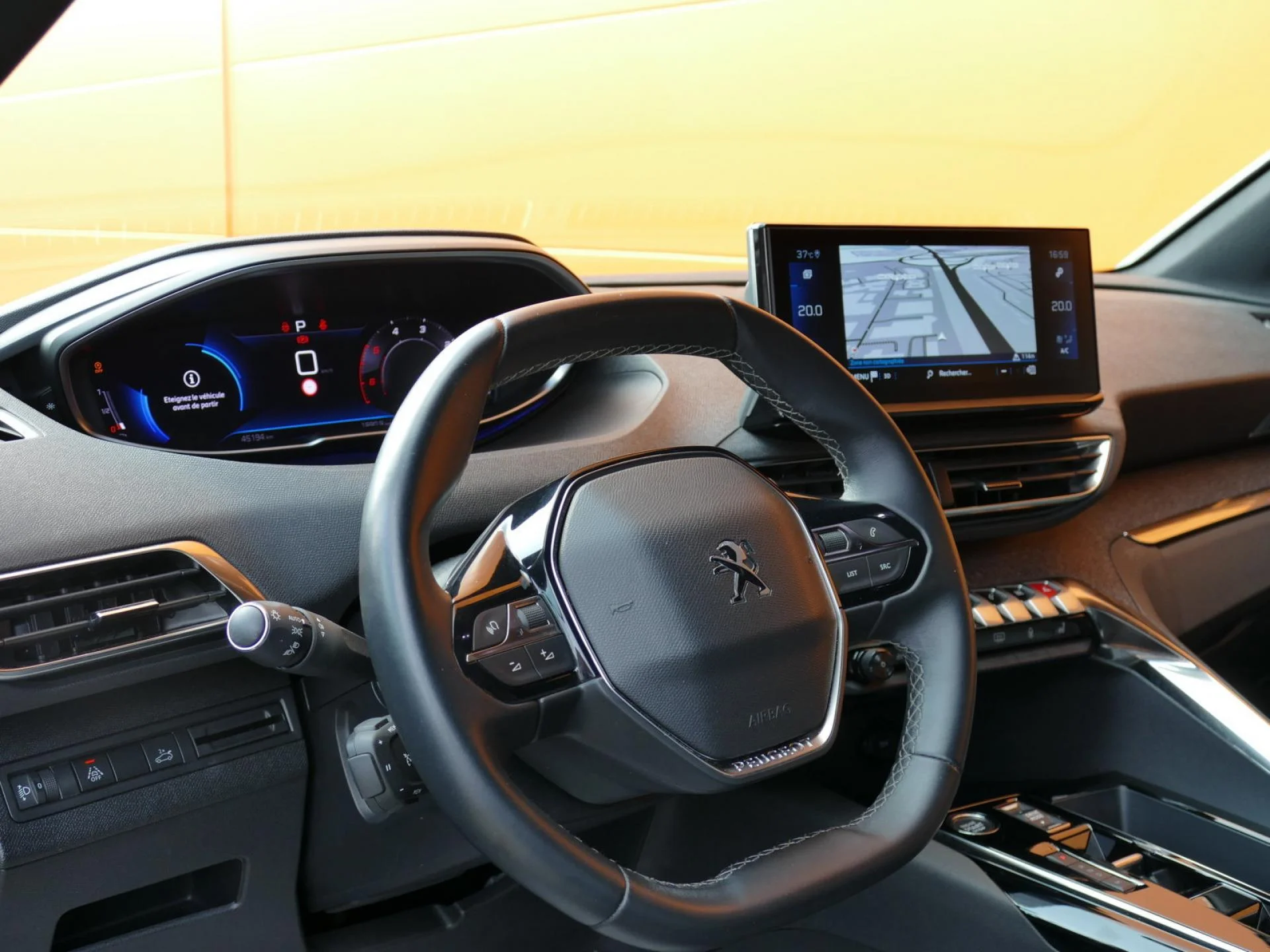 PEUGEOT 3008 - Miniature 18 sur 36 - Cliquer pour voir cette photo