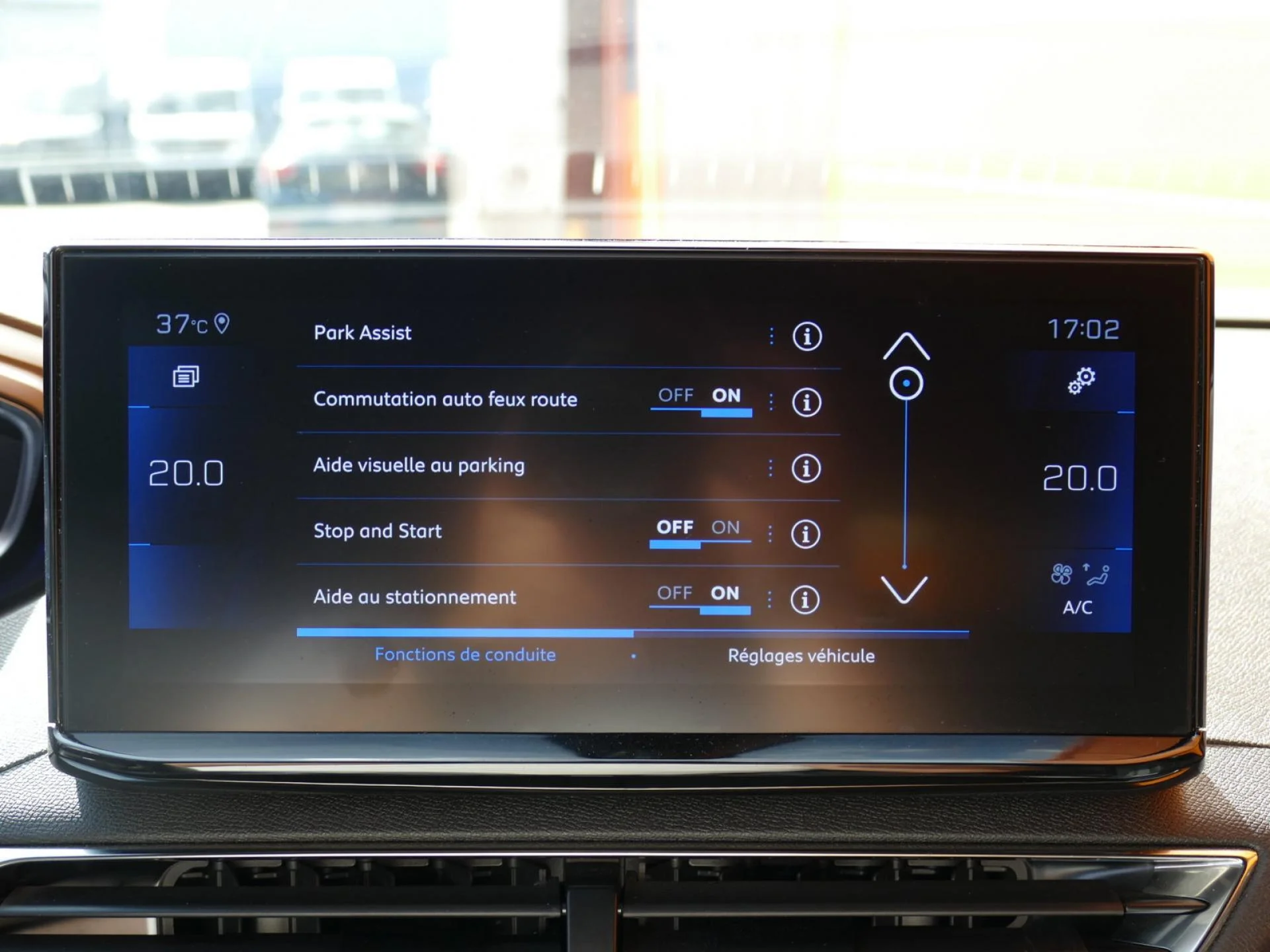 PEUGEOT 3008 - Miniature 11 sur 36 - Cliquer pour voir cette photo