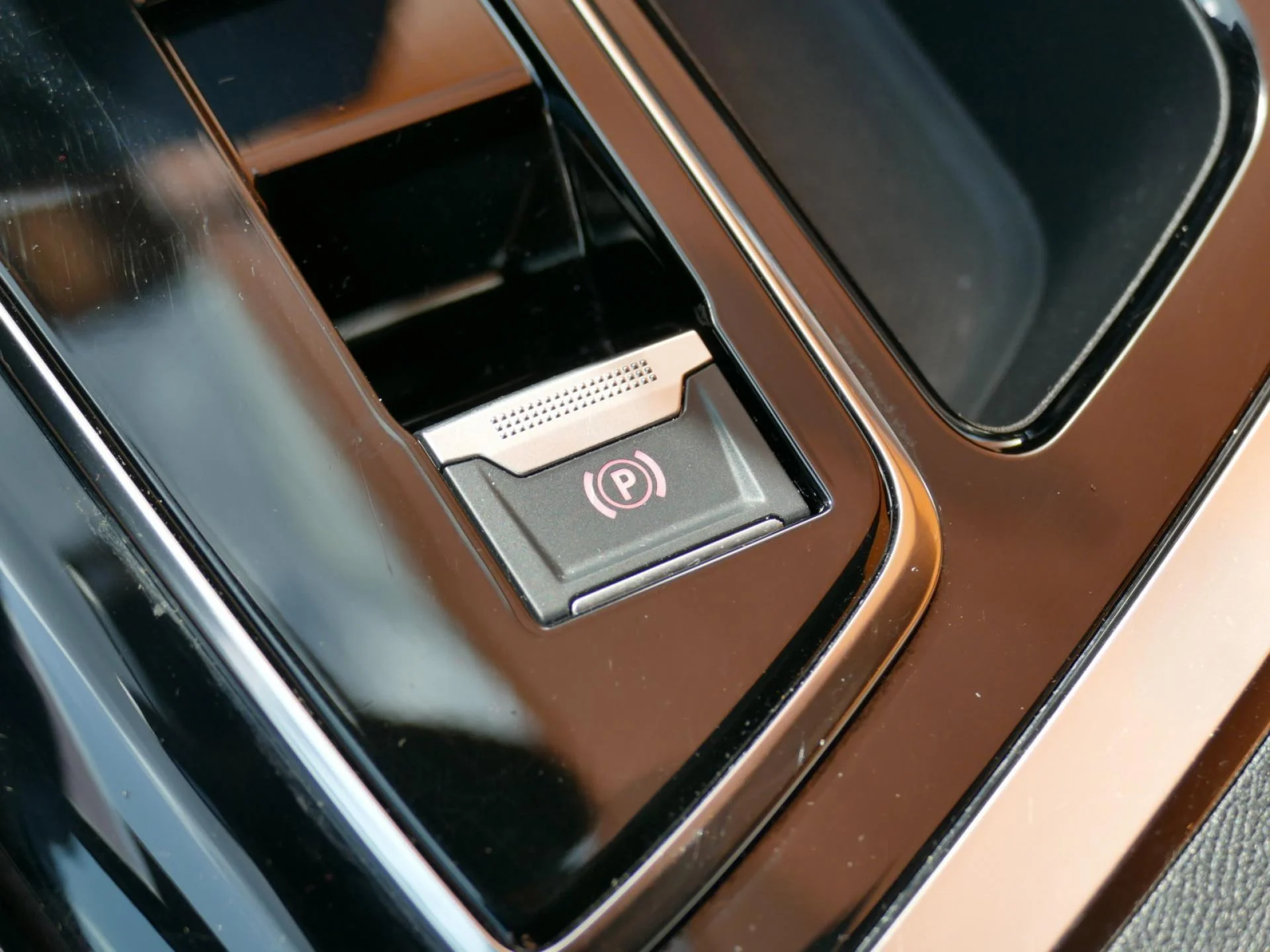 PEUGEOT 3008 - Miniature 24 sur 36 - Cliquer pour voir cette photo