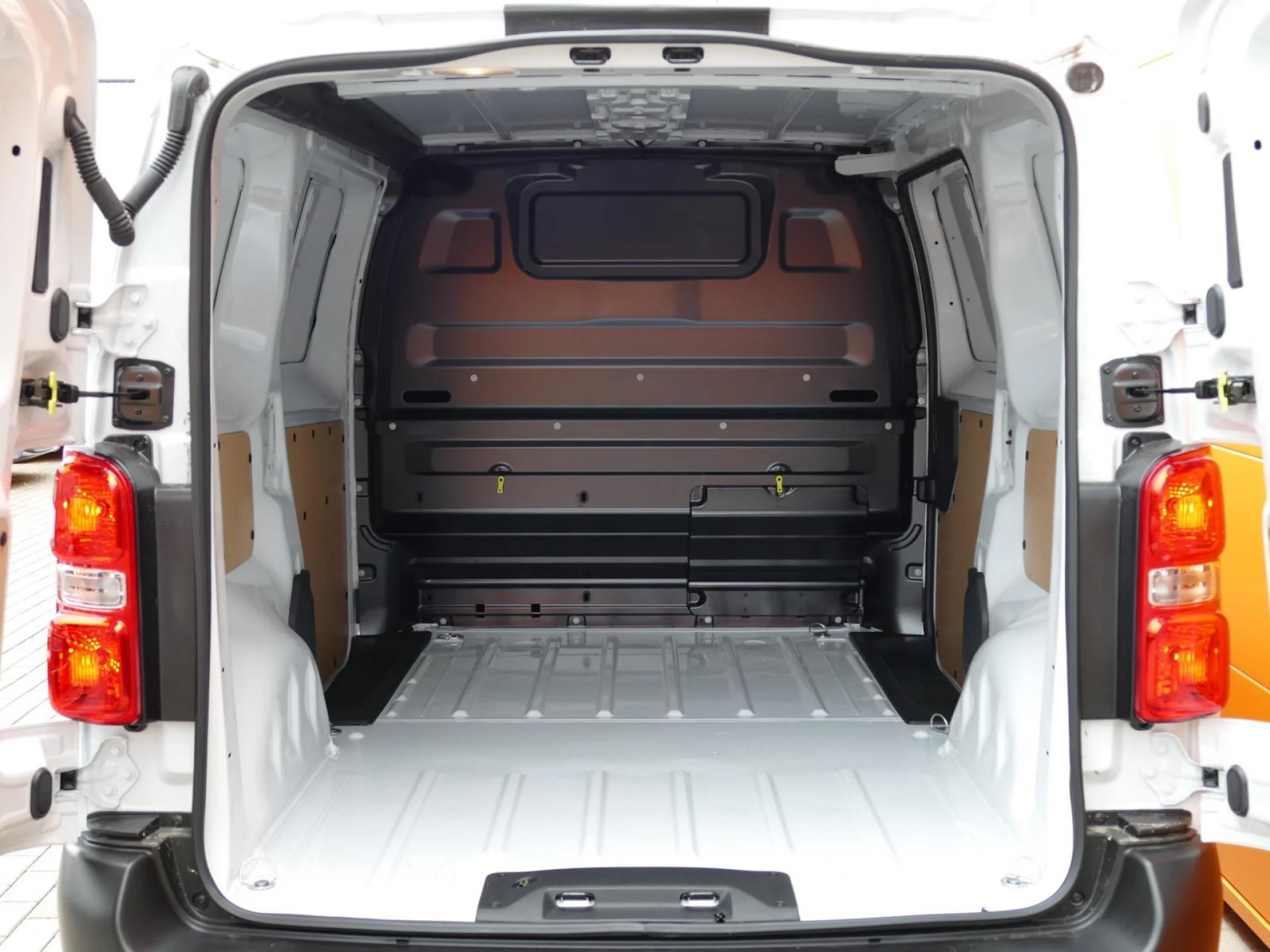 PEUGEOT EXPERT - Miniature 8 sur 33 - Cliquer pour voir cette photo