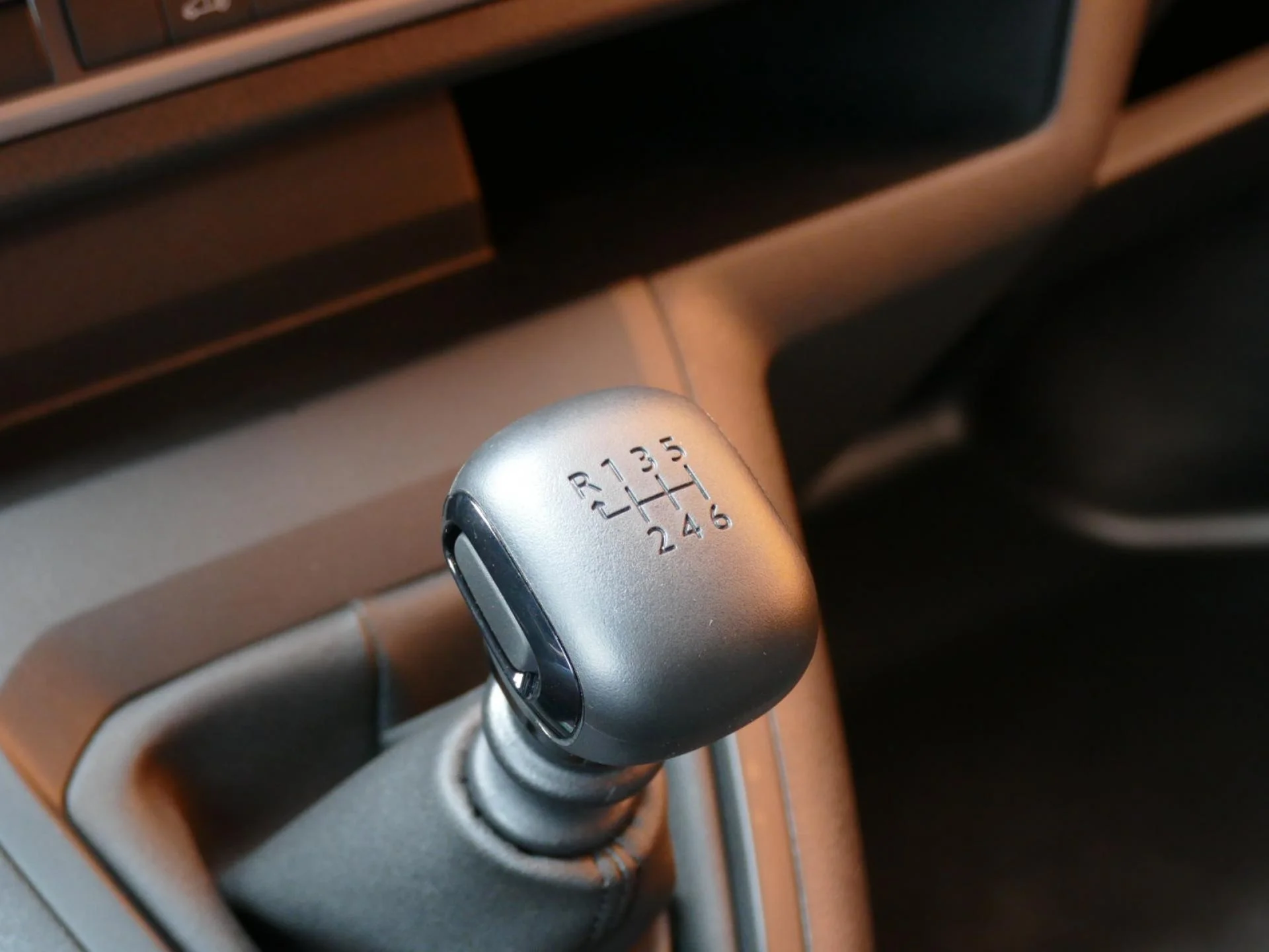 PEUGEOT EXPERT - Miniature 18 sur 33 - Cliquer pour voir cette photo