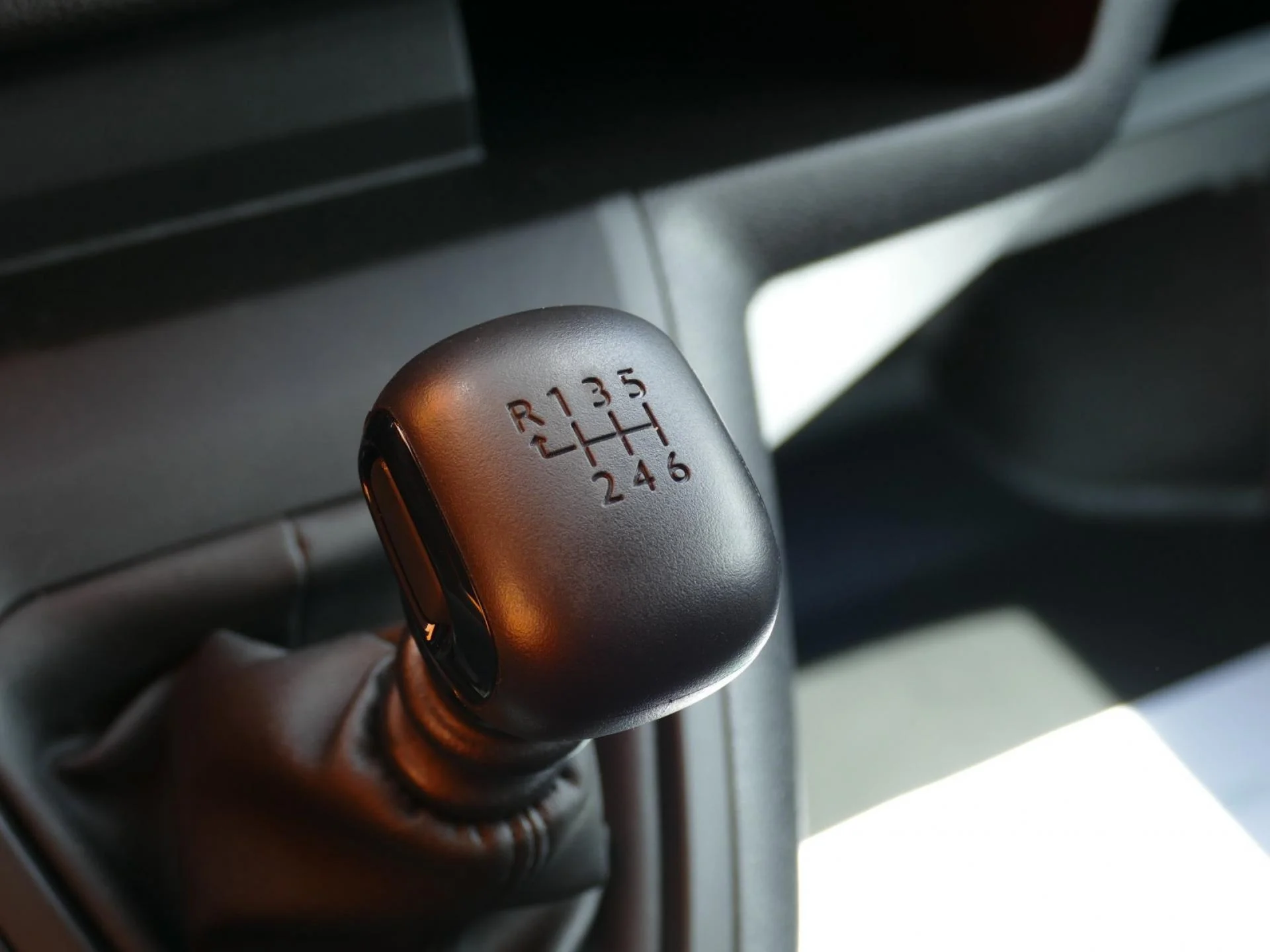 PEUGEOT EXPERT - Miniature 20 sur 32 - Cliquer pour voir cette photo