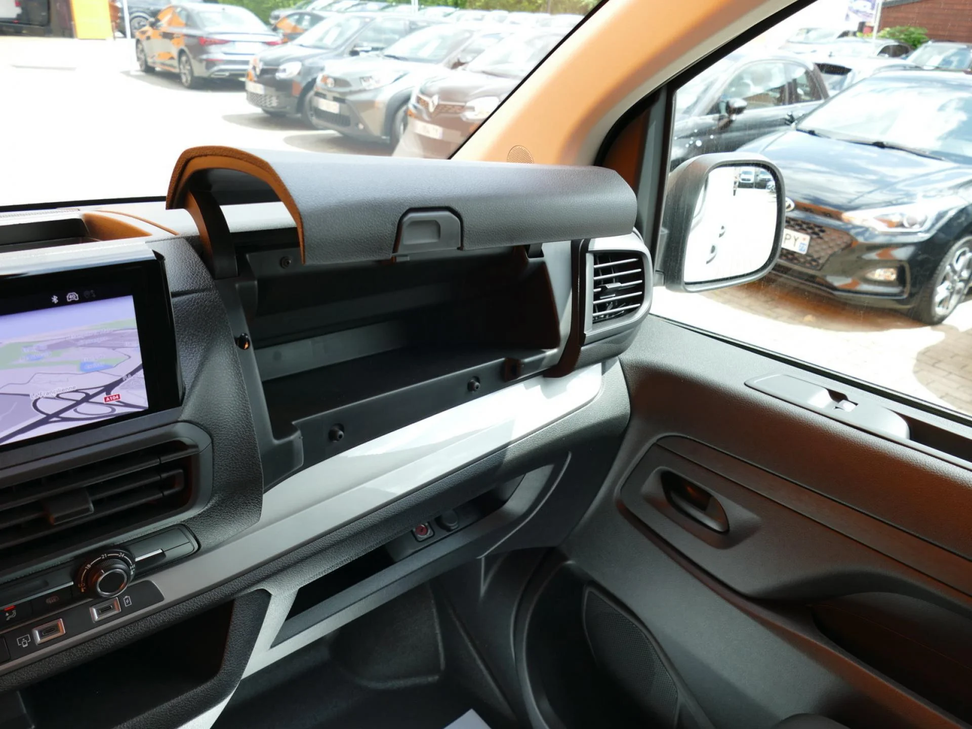 PEUGEOT EXPERT - Miniature 18 sur 32 - Cliquer pour voir cette photo