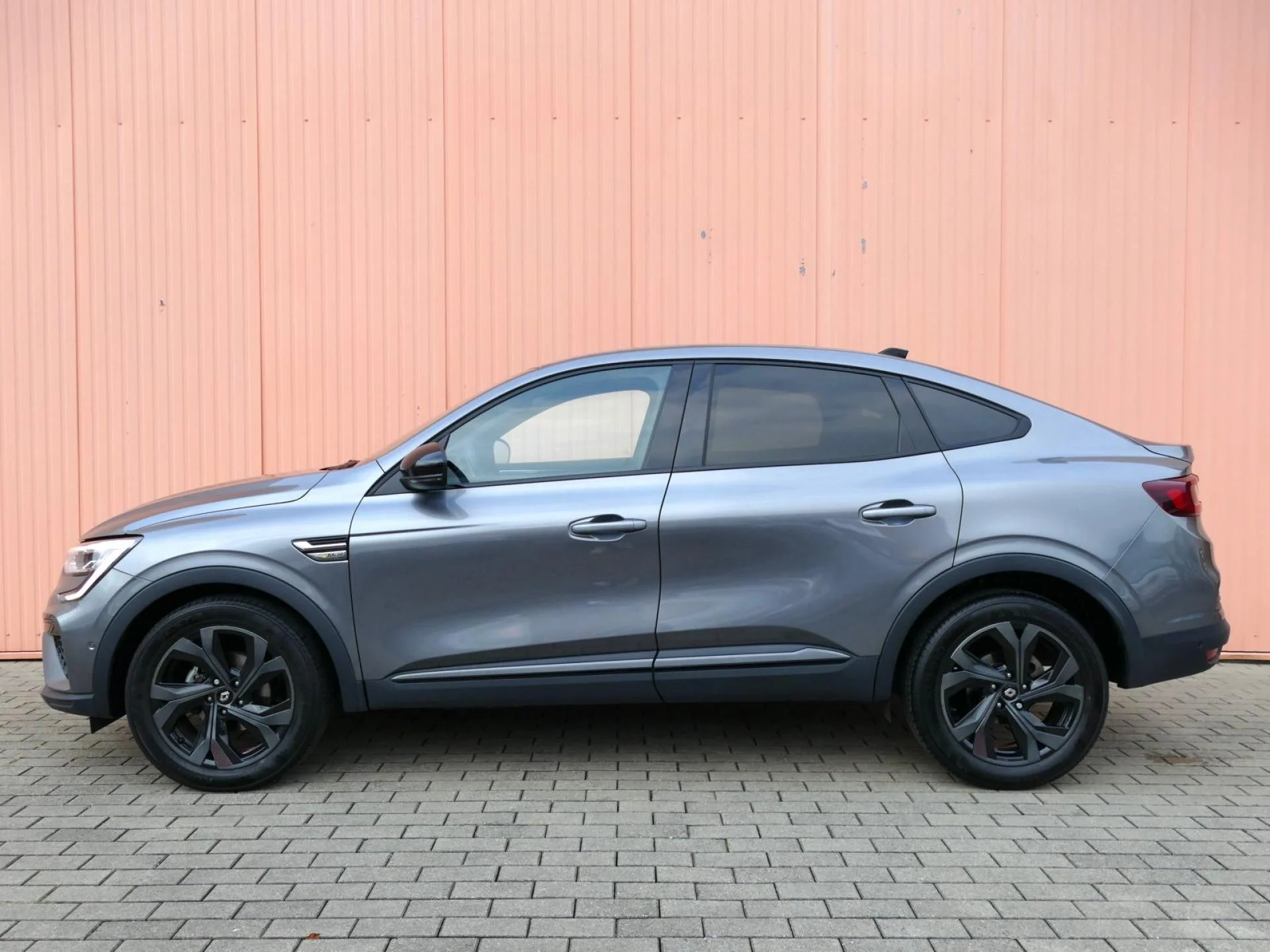 RENAULT ARKANA - Miniature 2 sur 33 - Cliquer pour voir cette photo