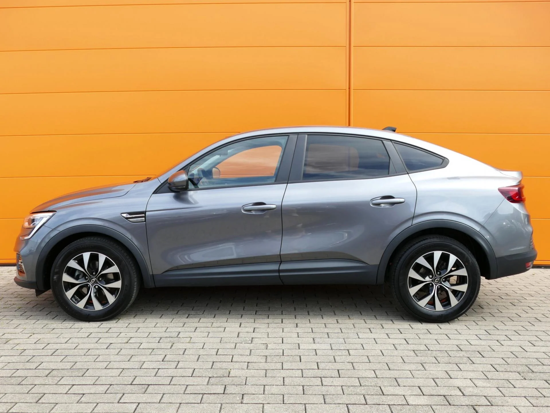 RENAULT ARKANA - Miniature 2 sur 30 - Cliquer pour voir cette photo