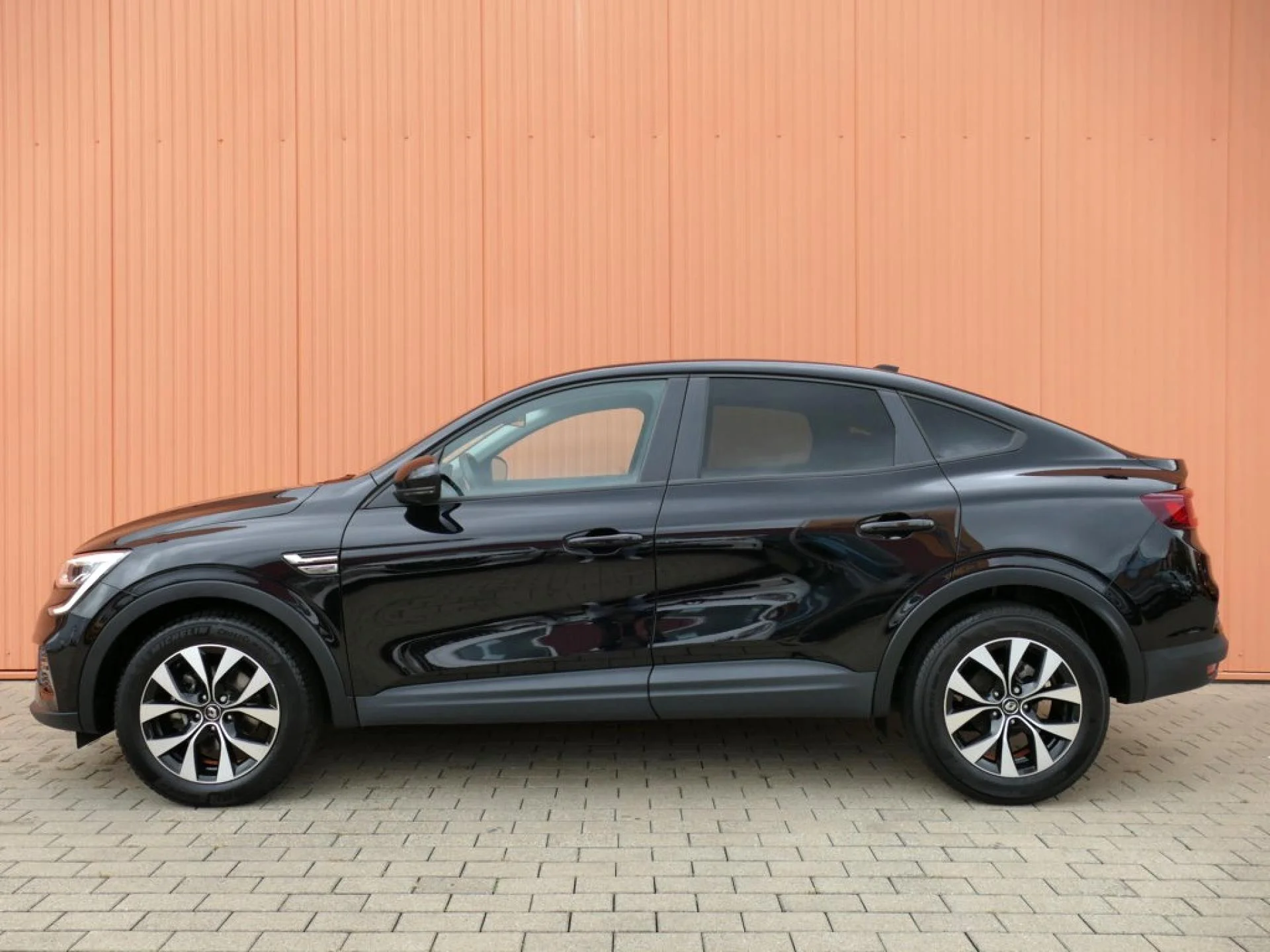 RENAULT ARKANA - Miniature 2 sur 24 - Cliquer pour voir cette photo
