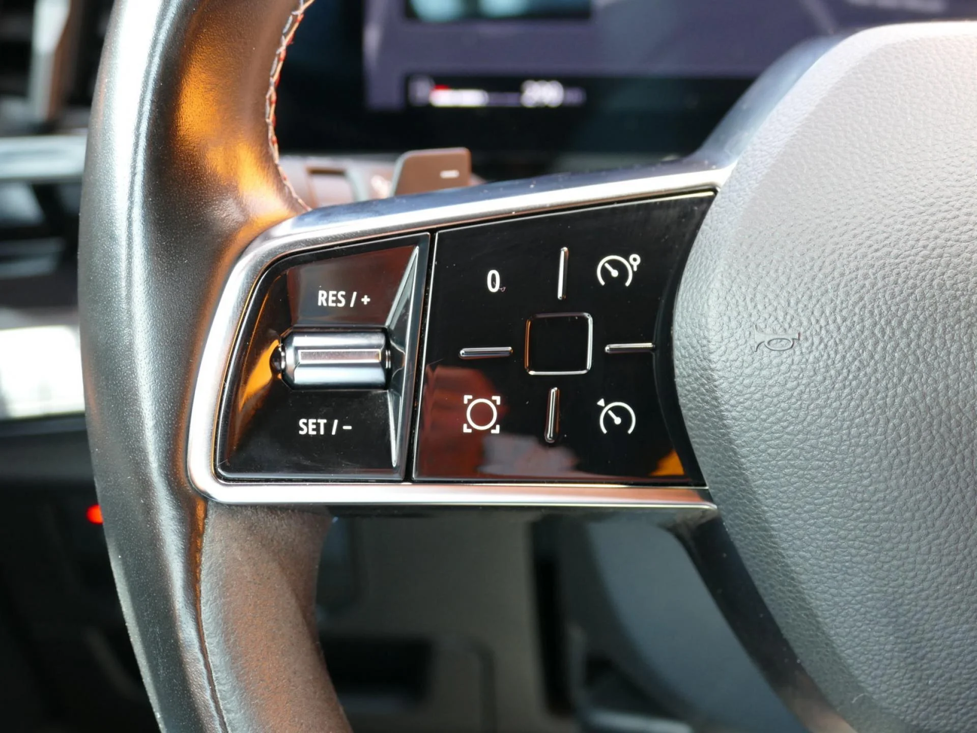 RENAULT AUSTRAL - Miniature 16 sur 32 - Cliquer pour voir cette photo