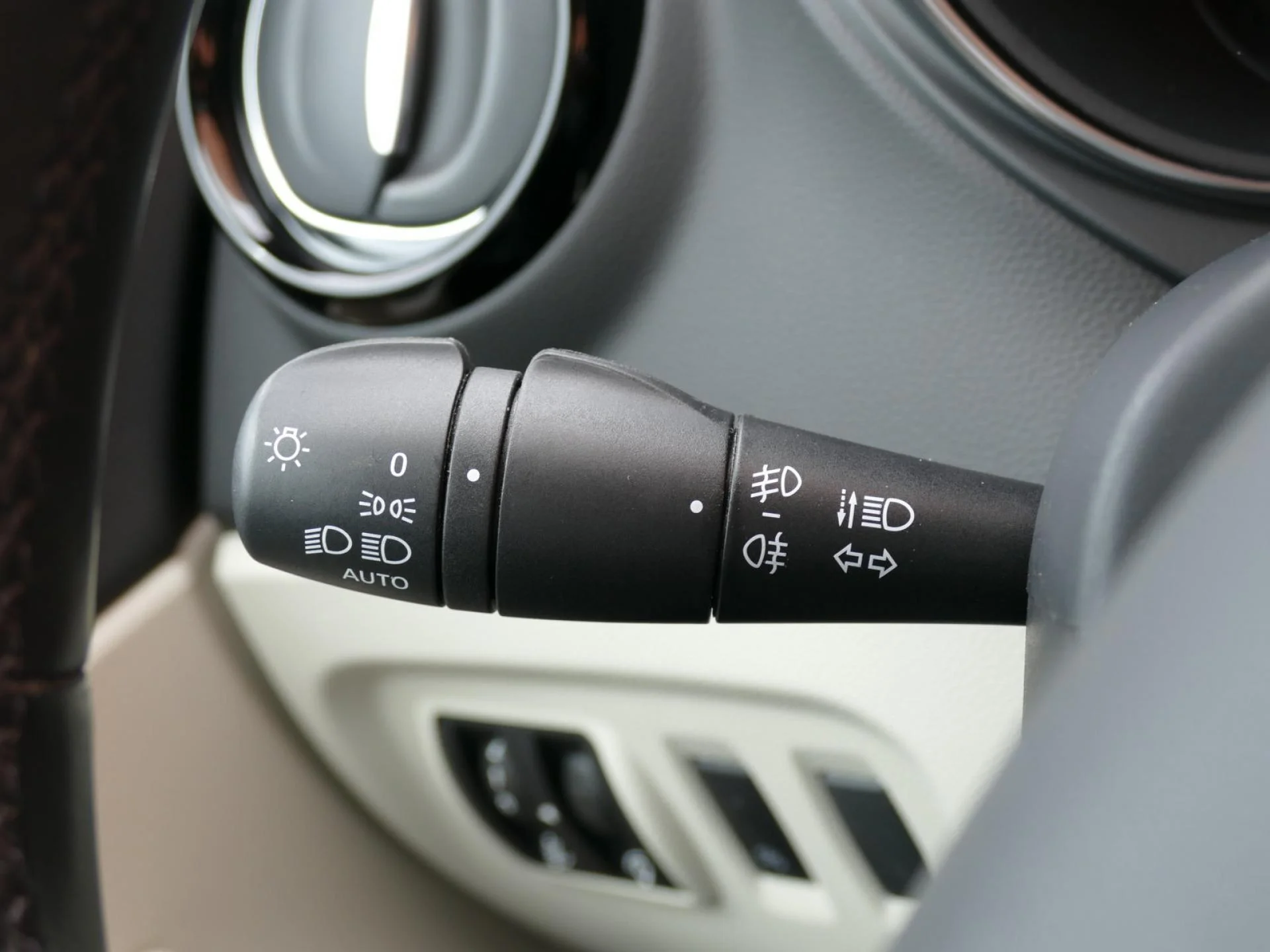 RENAULT CAPTUR - Miniature 10 sur 15 - Cliquer pour voir cette photo