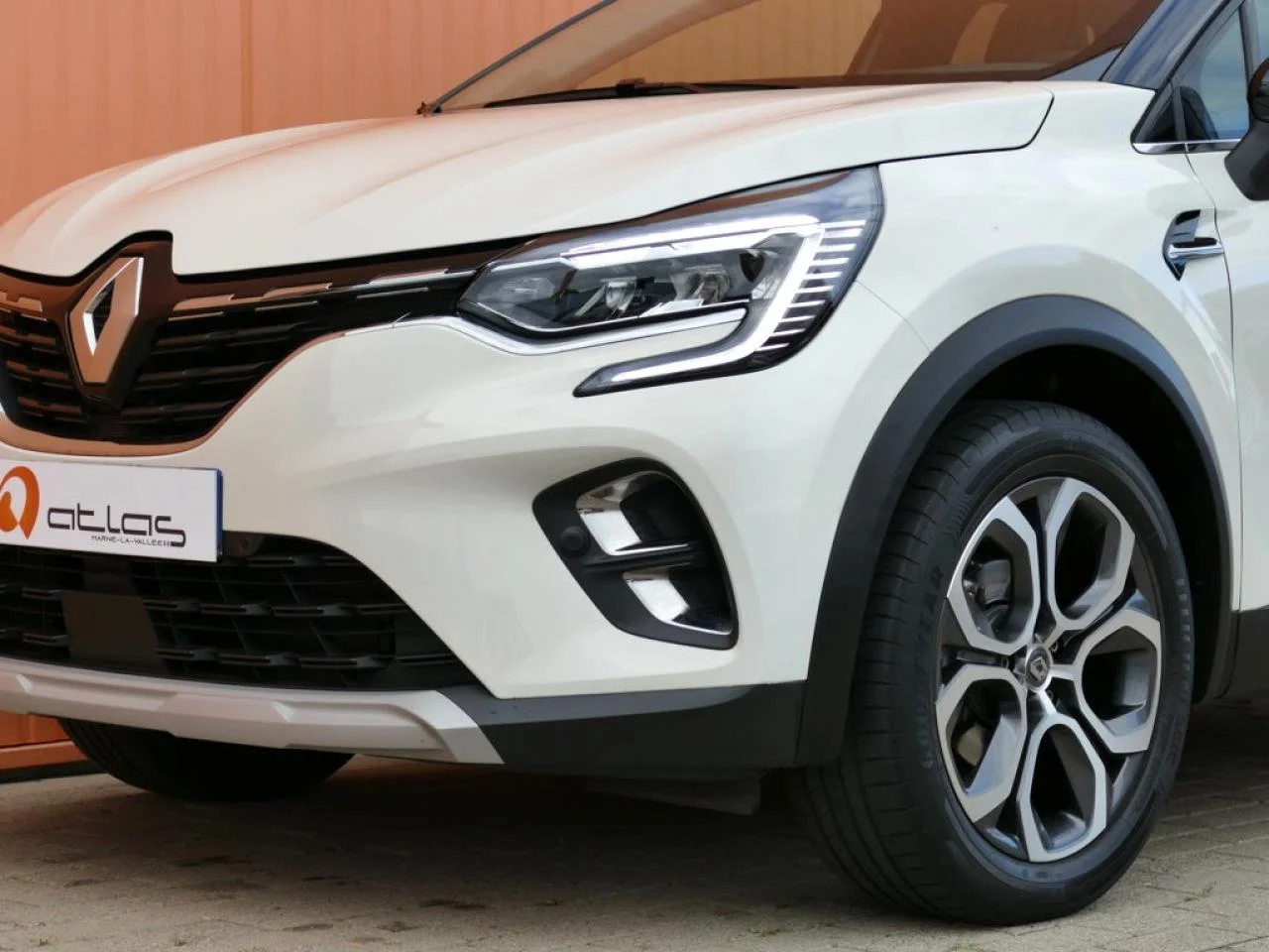 RENAULT CAPTUR - Miniature 19 sur 21 - Cliquer pour voir cette photo