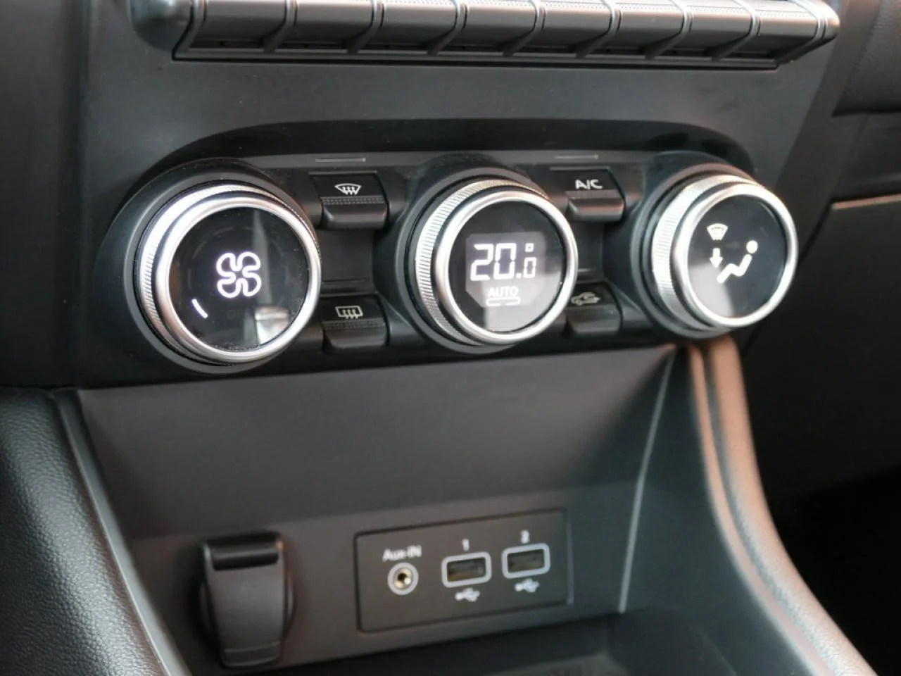 RENAULT CAPTUR - Miniature 11 sur 21 - Cliquer pour voir cette photo