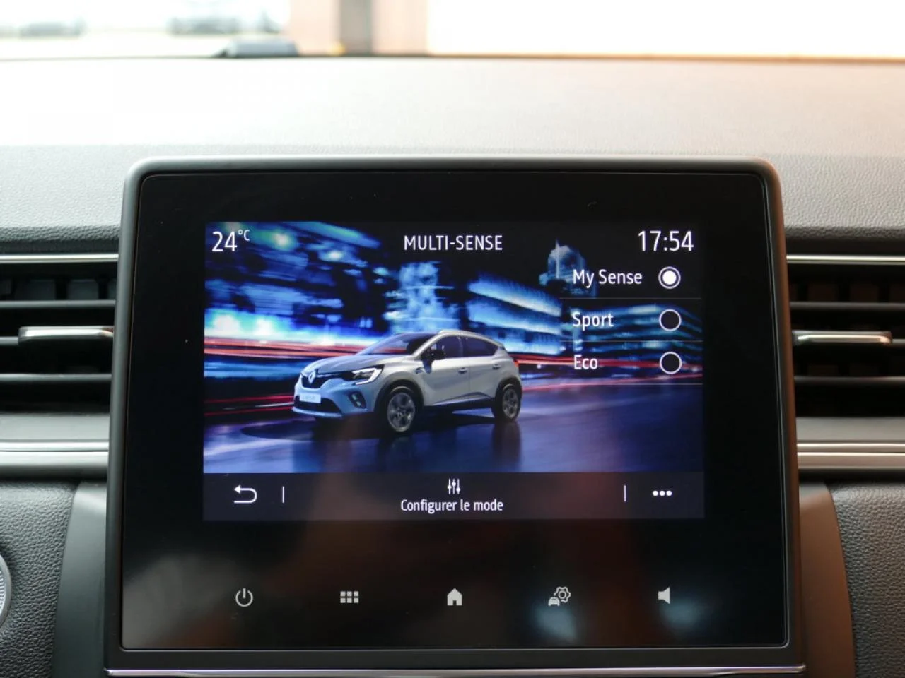 RENAULT CAPTUR - Miniature 9 sur 21 - Cliquer pour voir cette photo