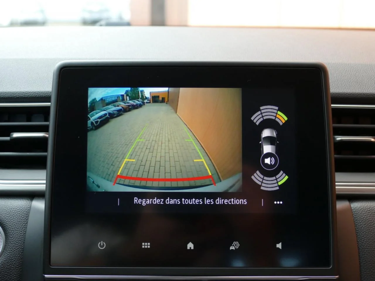 RENAULT CAPTUR - Miniature 6 sur 21 - Cliquer pour voir cette photo