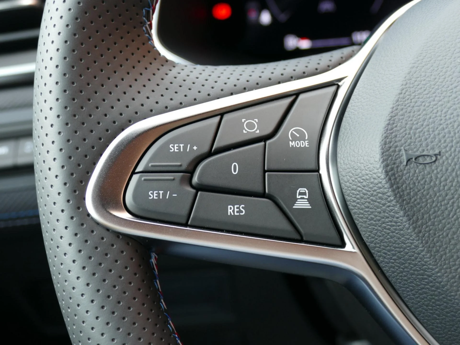 RENAULT CAPTUR - Miniature 16 sur 30 - Cliquer pour voir cette photo