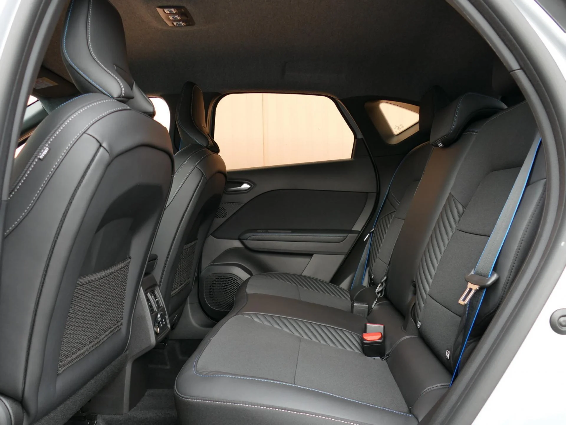 RENAULT CAPTUR - Miniature 7 sur 30 - Cliquer pour voir cette photo