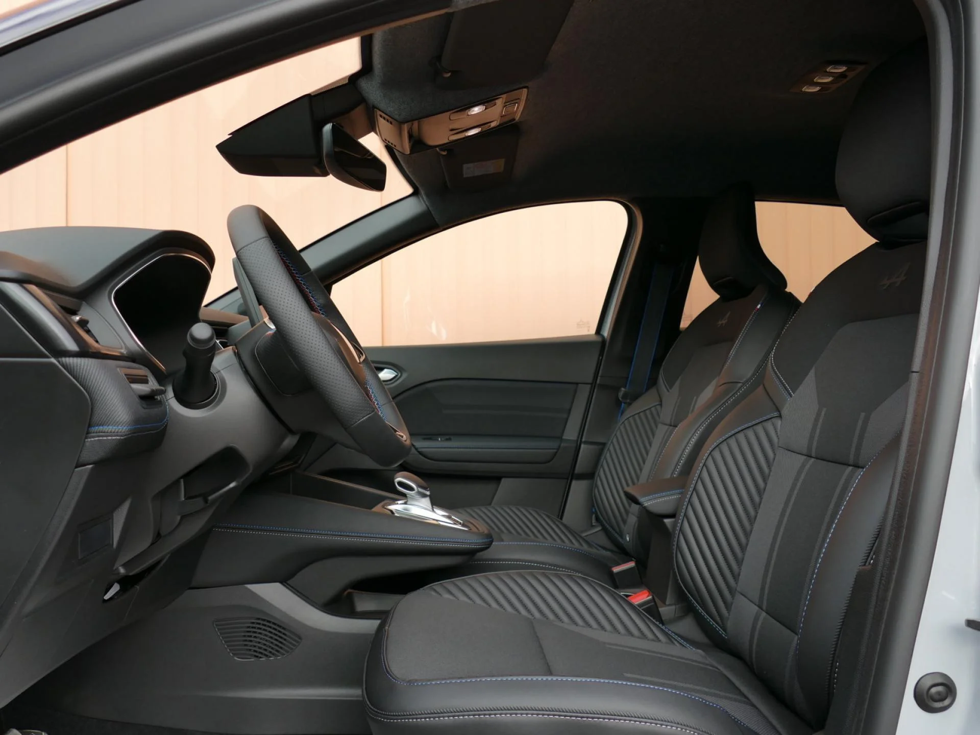 RENAULT CAPTUR - Miniature 5 sur 30 - Cliquer pour voir cette photo