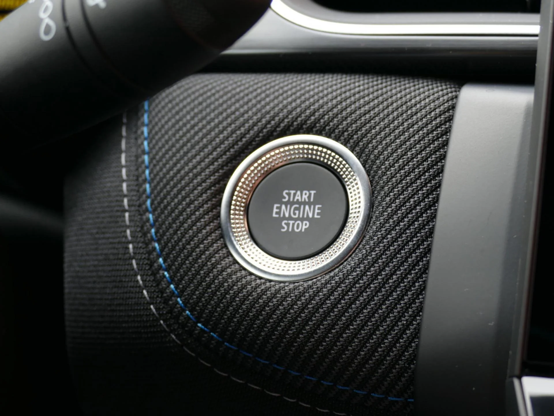 RENAULT CAPTUR - Miniature 21 sur 30 - Cliquer pour voir cette photo