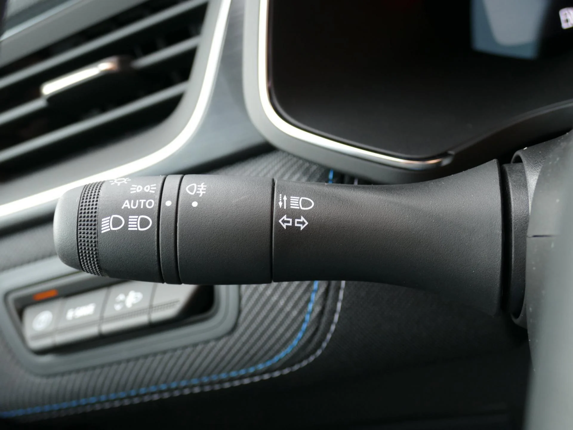 RENAULT CAPTUR - Miniature 23 sur 30 - Cliquer pour voir cette photo
