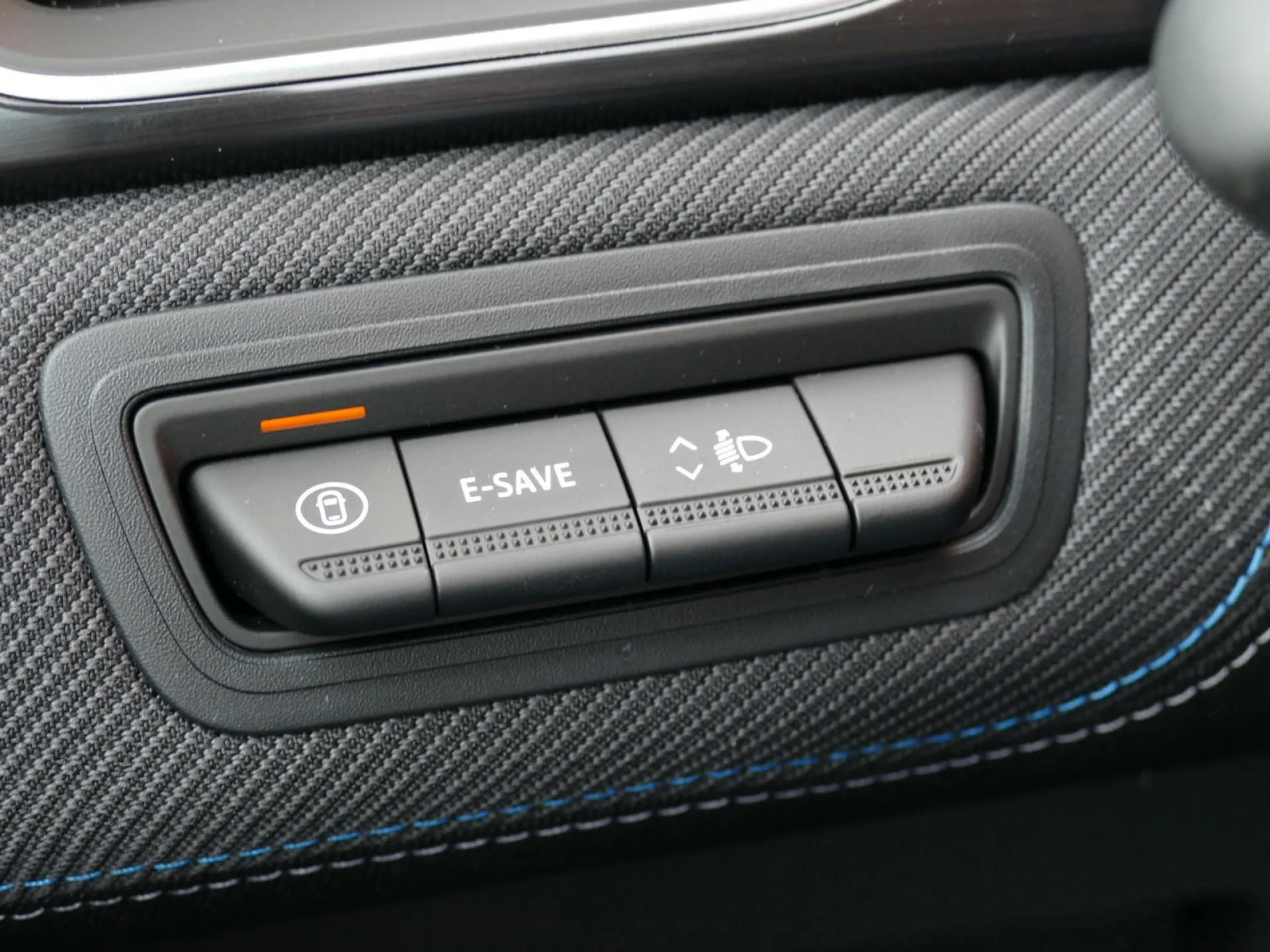 RENAULT CAPTUR - Miniature 18 sur 30 - Cliquer pour voir cette photo