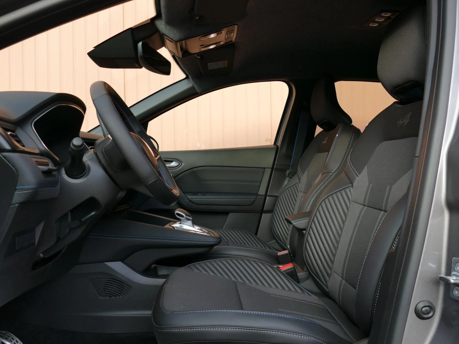 RENAULT CAPTUR - Miniature 3 sur 20 - Cliquer pour voir cette photo