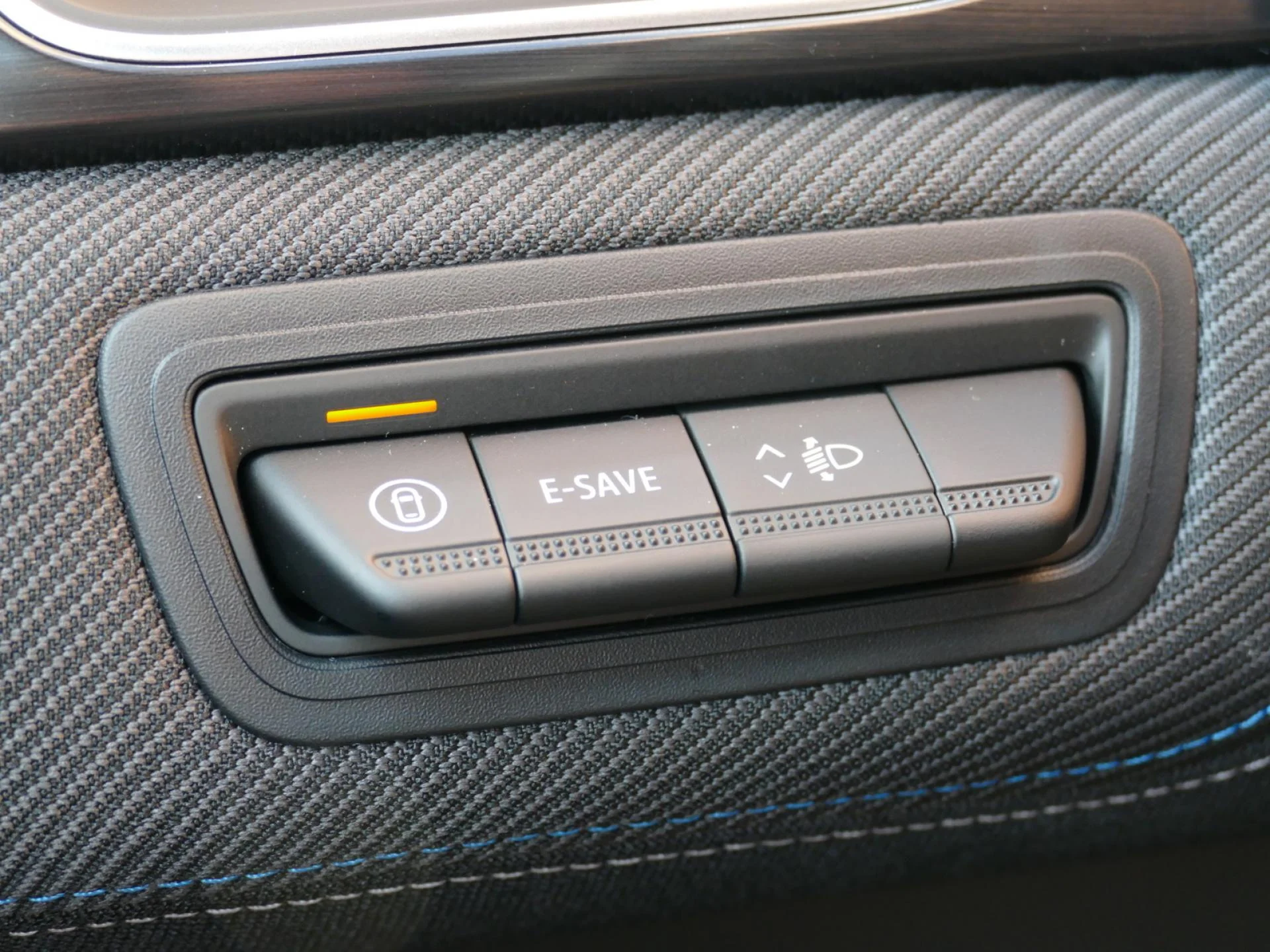 RENAULT CAPTUR - Miniature 15 sur 21 - Cliquer pour voir cette photo