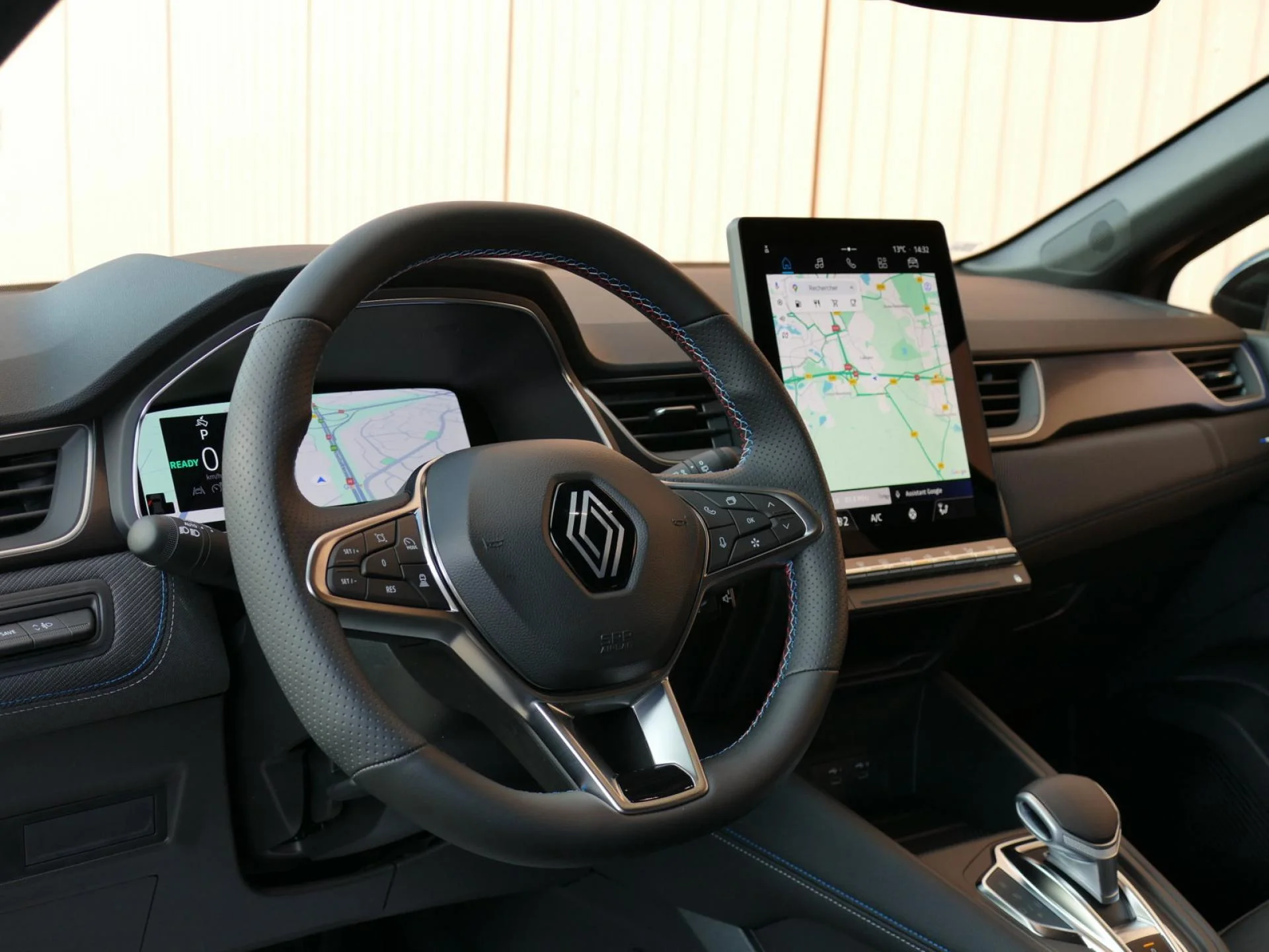 RENAULT CAPTUR - Miniature 11 sur 21 - Cliquer pour voir cette photo