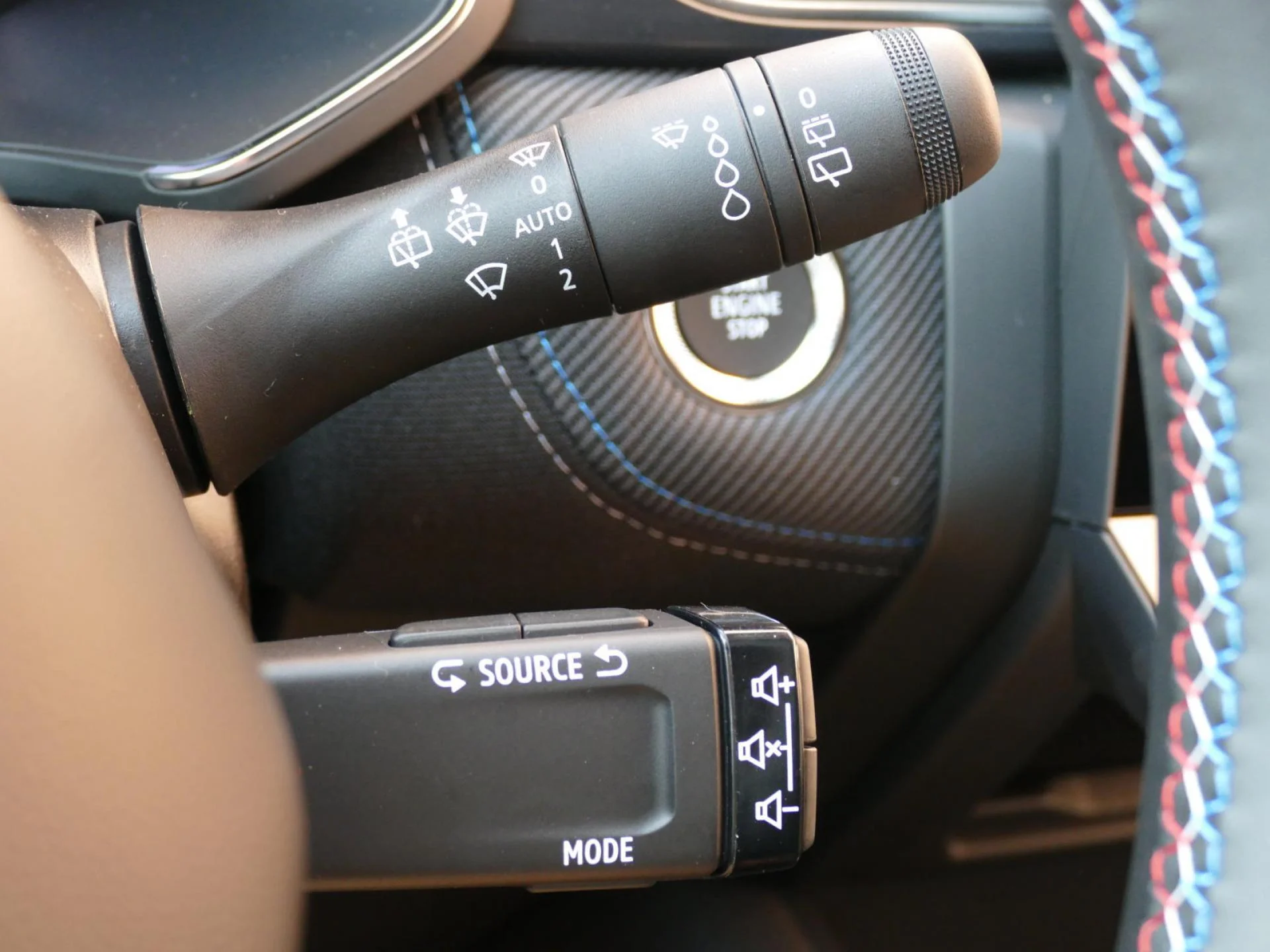 RENAULT CAPTUR - Miniature 21 sur 21 - Cliquer pour voir cette photo