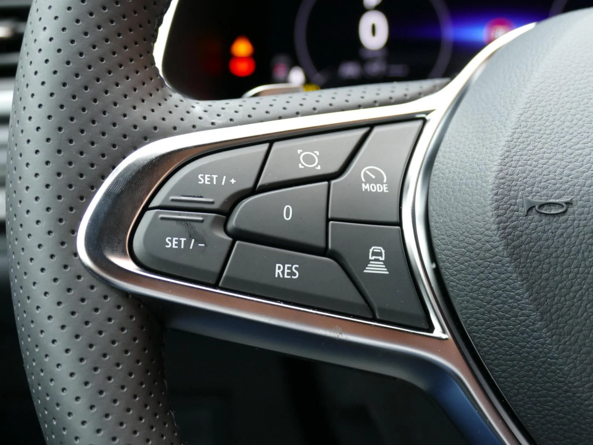 RENAULT CAPTUR - Miniature 22 sur 30 - Cliquer pour voir cette photo