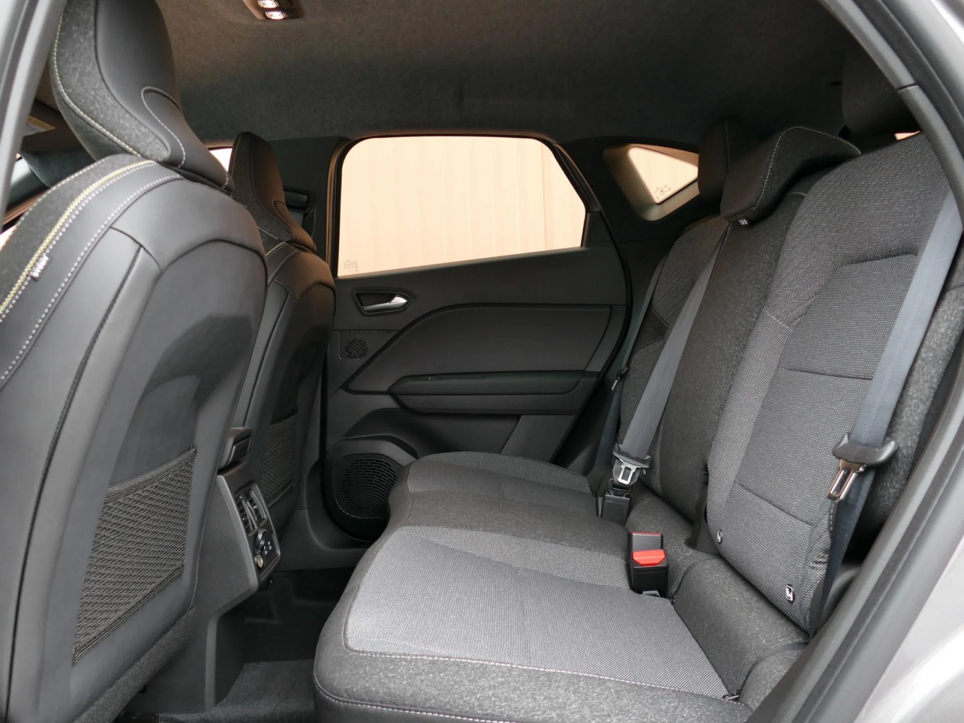 RENAULT CAPTUR - Miniature 7 sur 30 - Cliquer pour voir cette photo