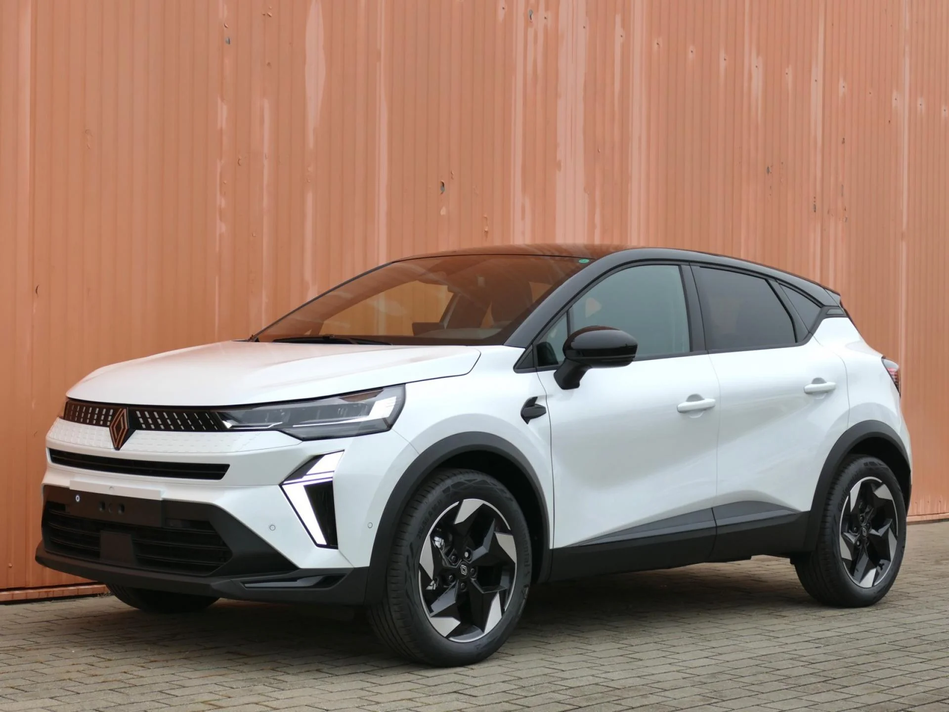 RENAULT CAPTUR - Miniature 2 sur 26 - Cliquer pour voir cette photo