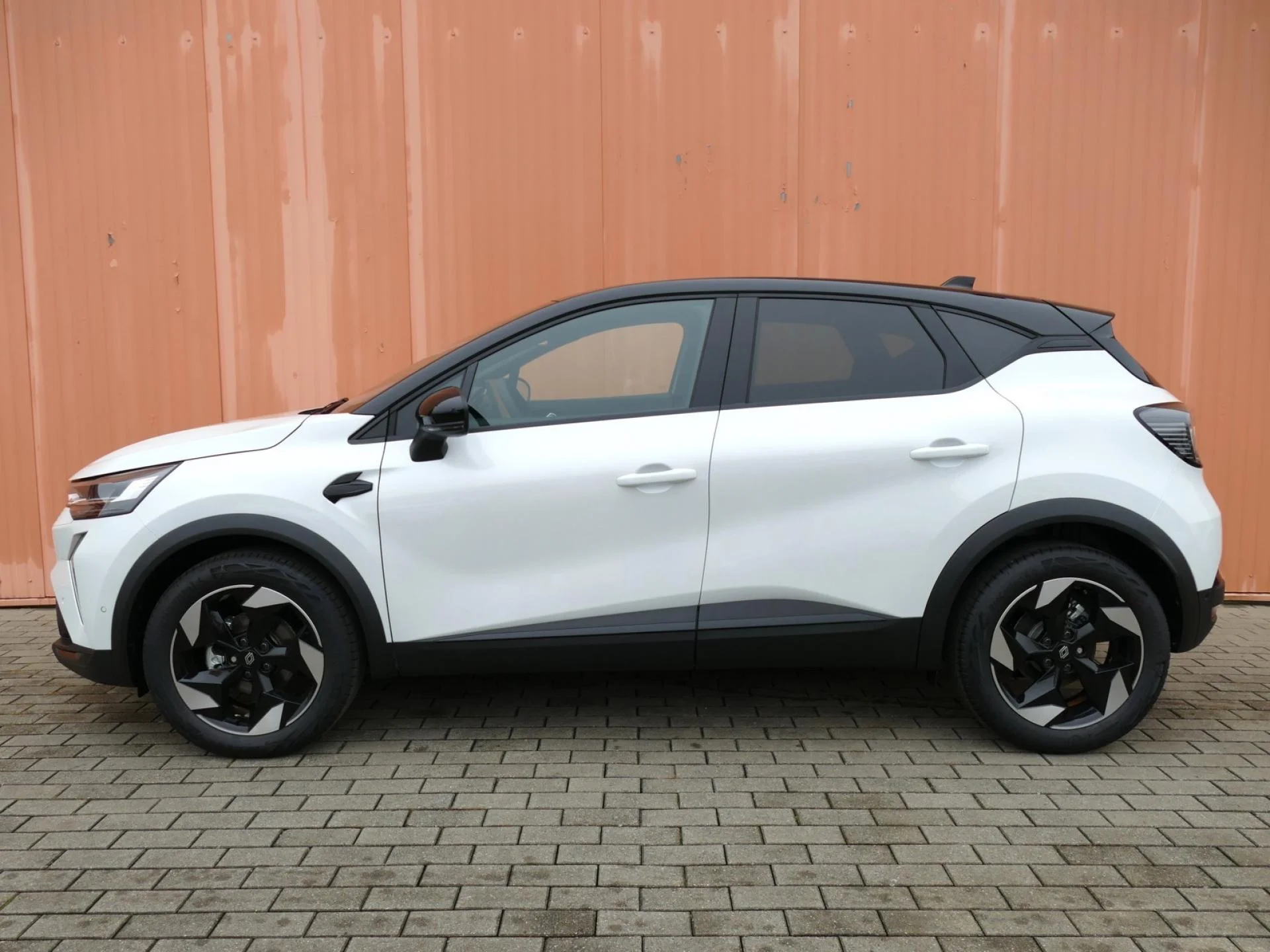 RENAULT CAPTUR - Miniature 3 sur 26 - Cliquer pour voir cette photo