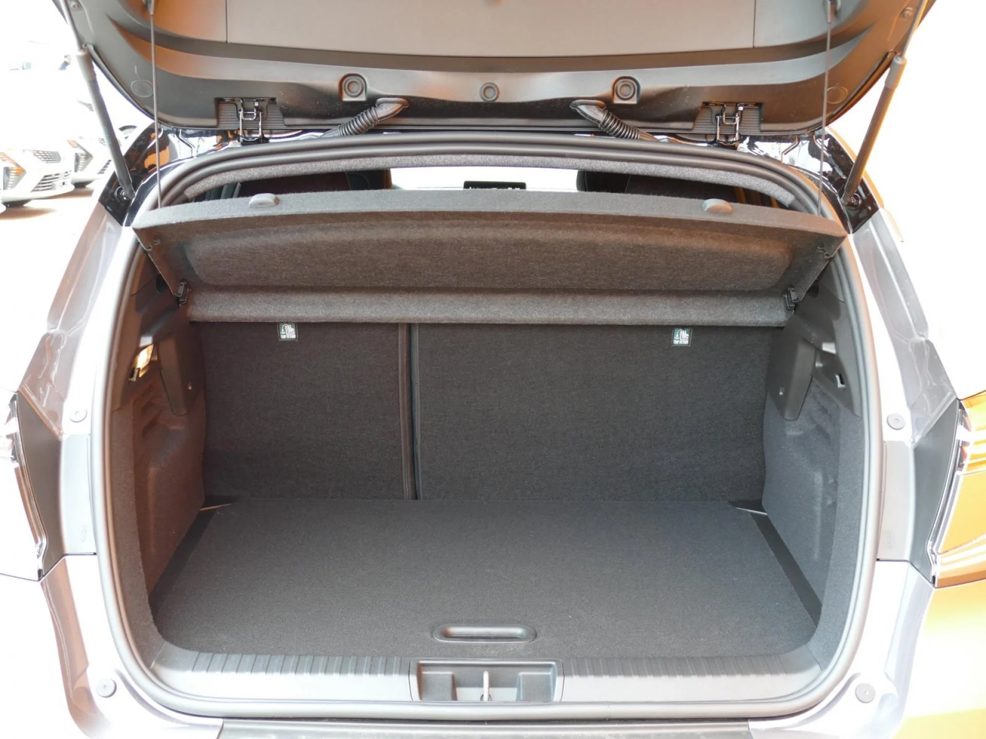 RENAULT CAPTUR - Miniature 8 sur 32 - Cliquer pour voir cette photo