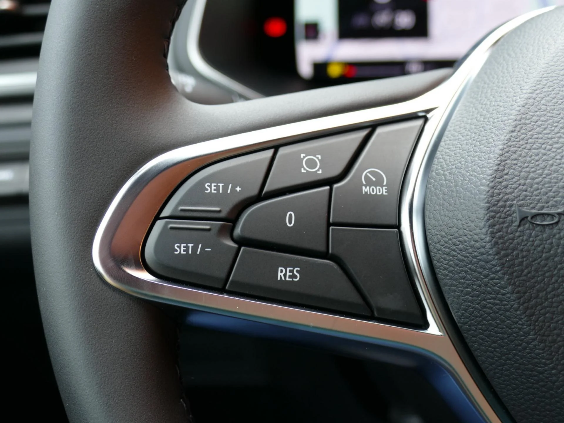 RENAULT CAPTUR - Miniature 16 sur 32 - Cliquer pour voir cette photo