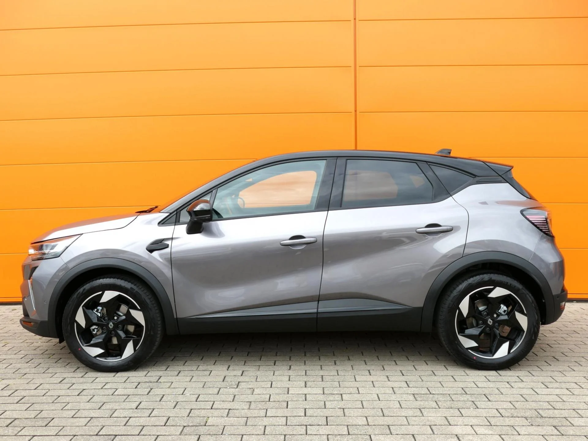 RENAULT CAPTUR - Miniature 3 sur 32 - Cliquer pour voir cette photo