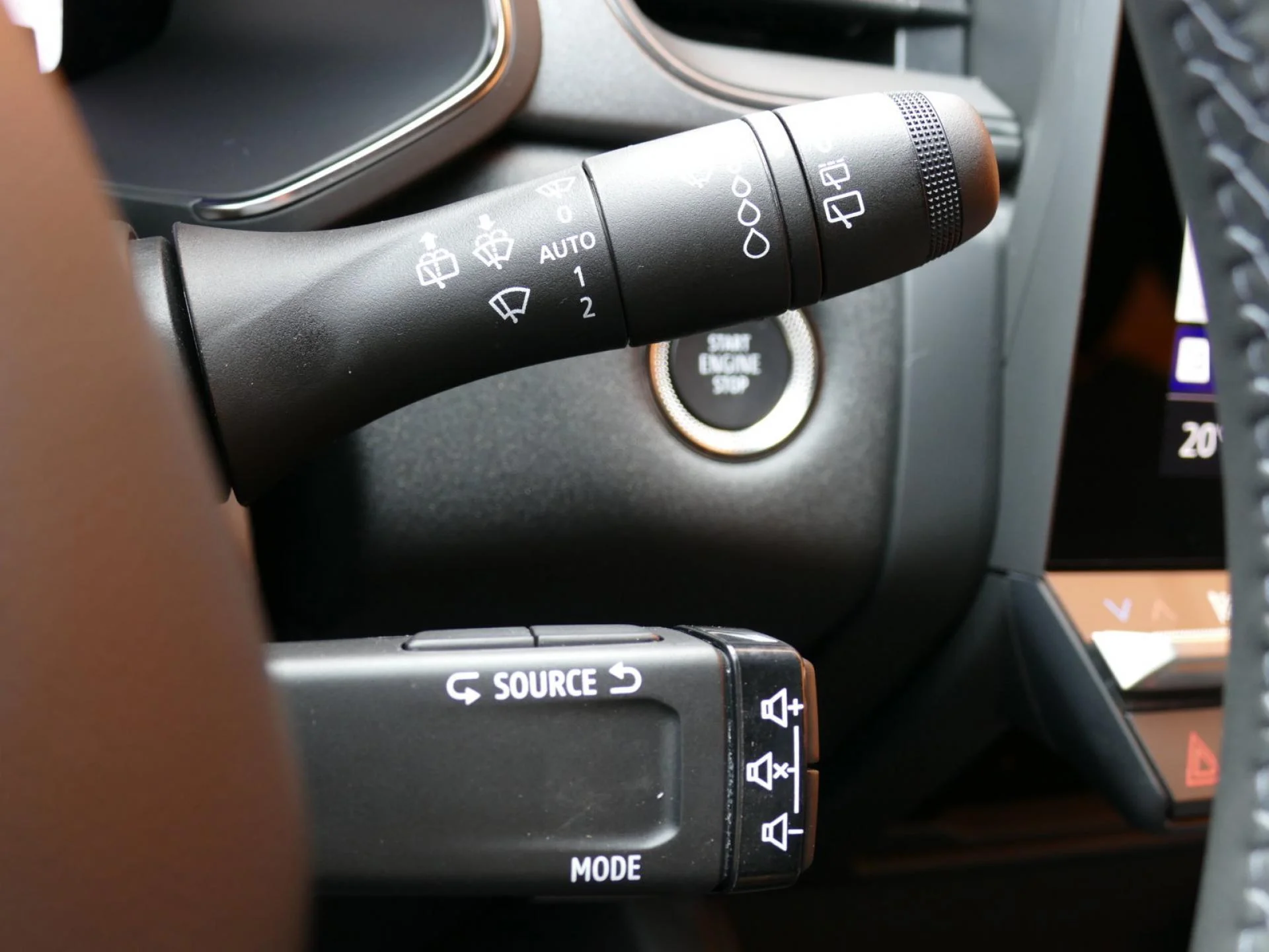 RENAULT CAPTUR - Miniature 27 sur 32 - Cliquer pour voir cette photo
