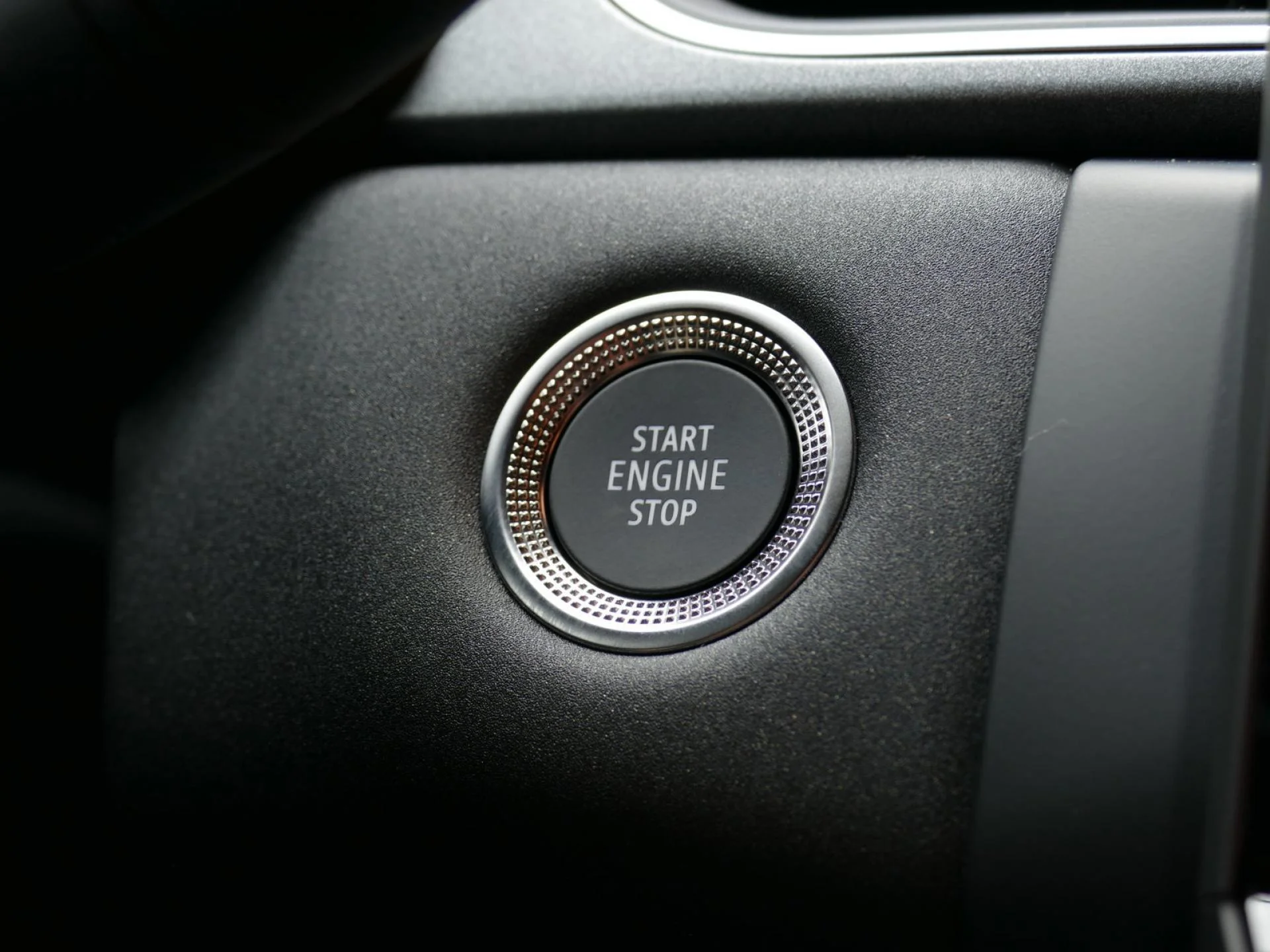 RENAULT CAPTUR - Miniature 21 sur 32 - Cliquer pour voir cette photo