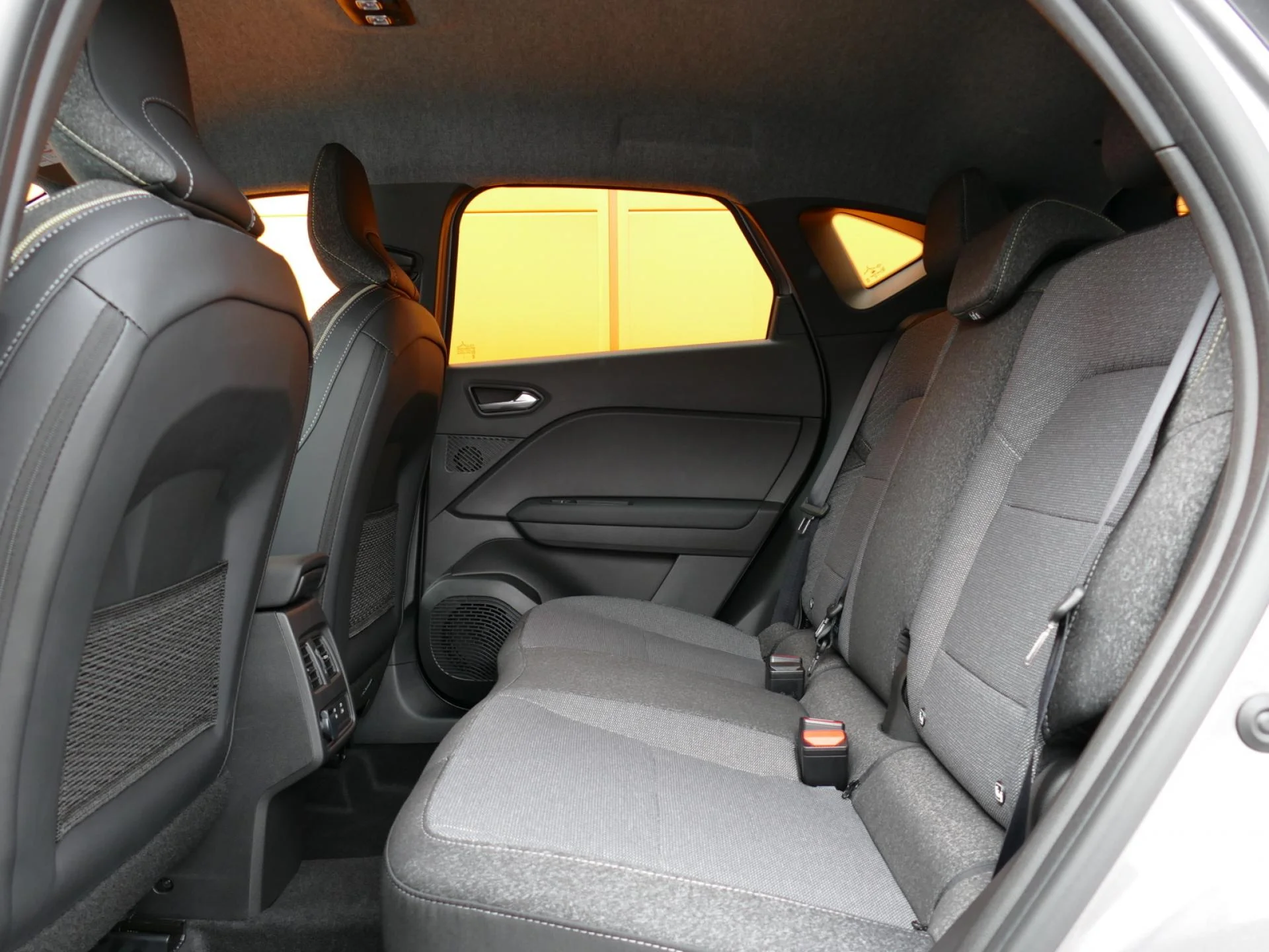 RENAULT CAPTUR - Miniature 7 sur 32 - Cliquer pour voir cette photo