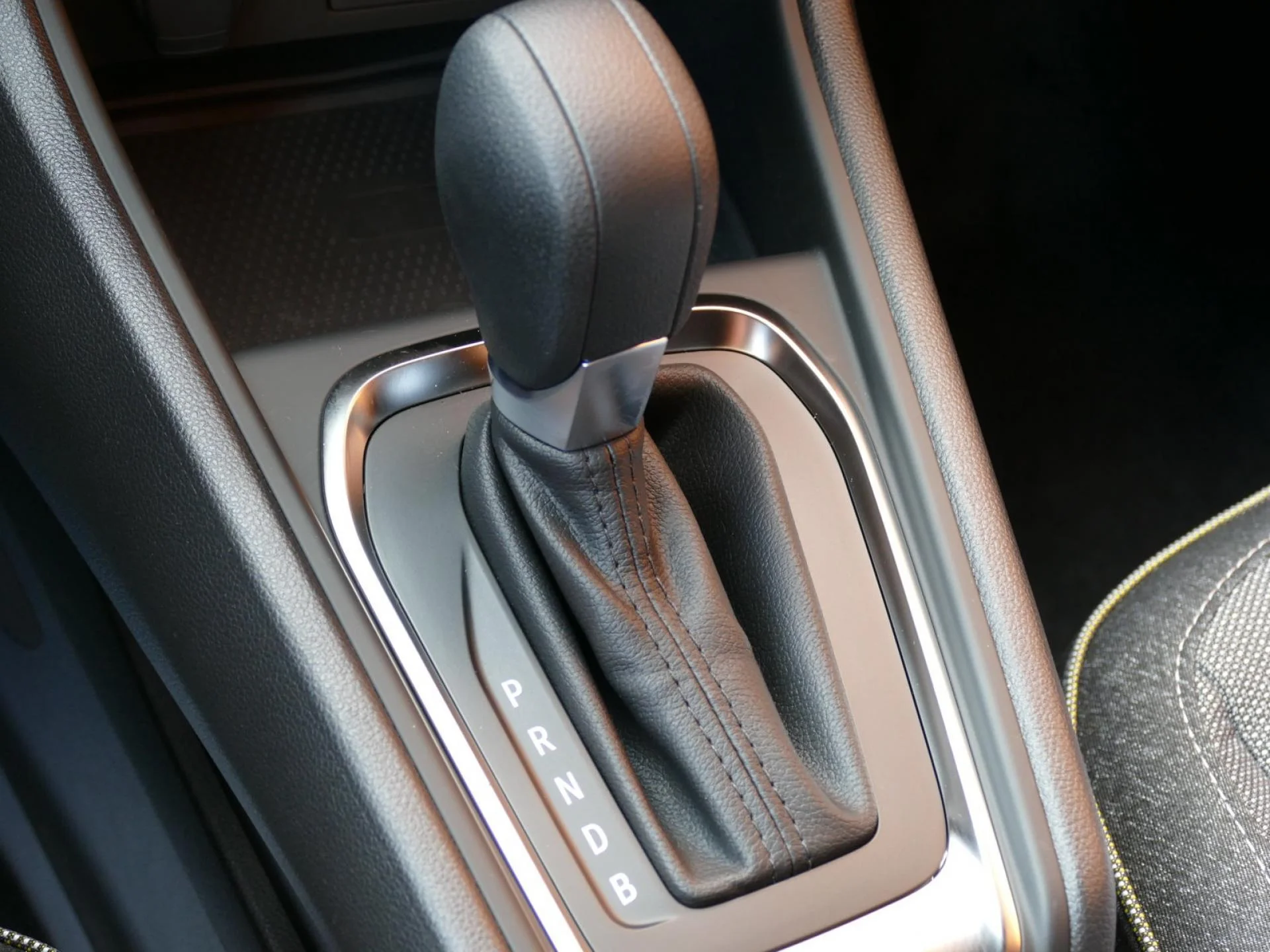 RENAULT CAPTUR - Miniature 20 sur 32 - Cliquer pour voir cette photo