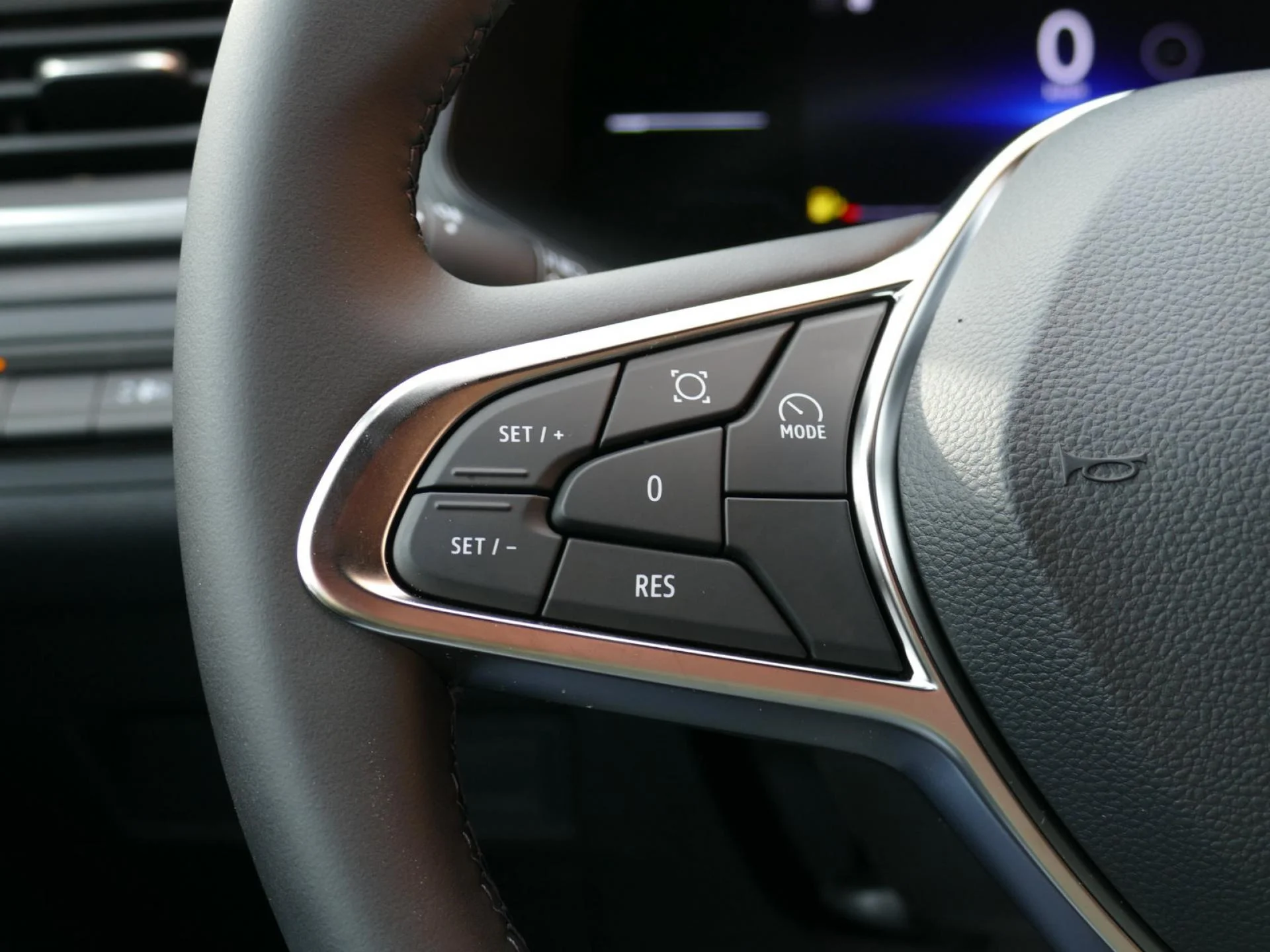 RENAULT CAPTUR - Miniature 16 sur 32 - Cliquer pour voir cette photo