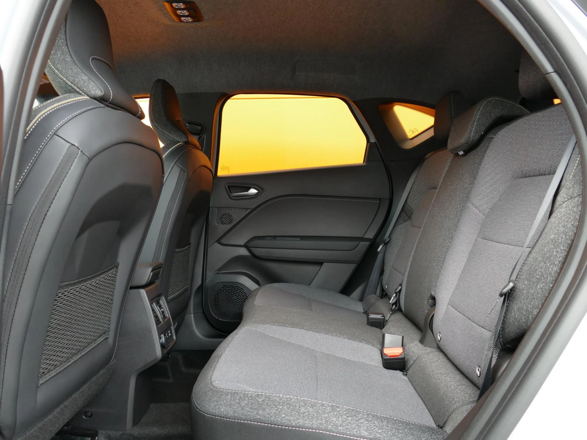 RENAULT CAPTUR - Miniature 7 sur 32 - Cliquer pour voir cette photo