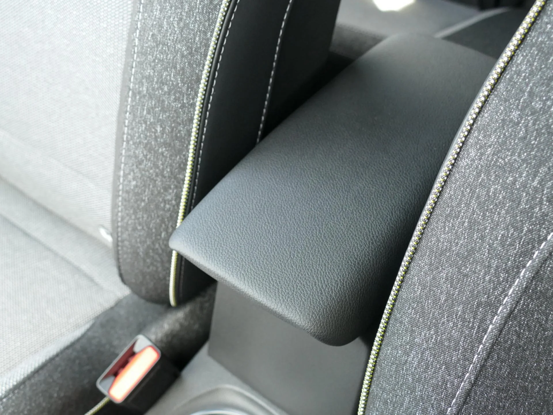 RENAULT CAPTUR - Miniature 23 sur 32 - Cliquer pour voir cette photo