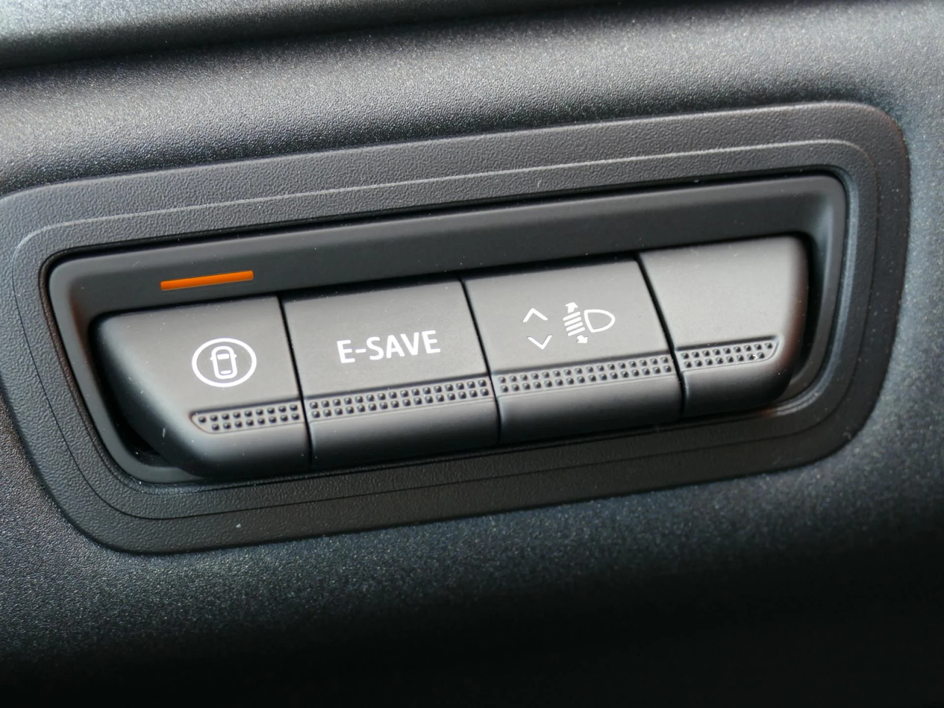 RENAULT CAPTUR - Miniature 17 sur 32 - Cliquer pour voir cette photo