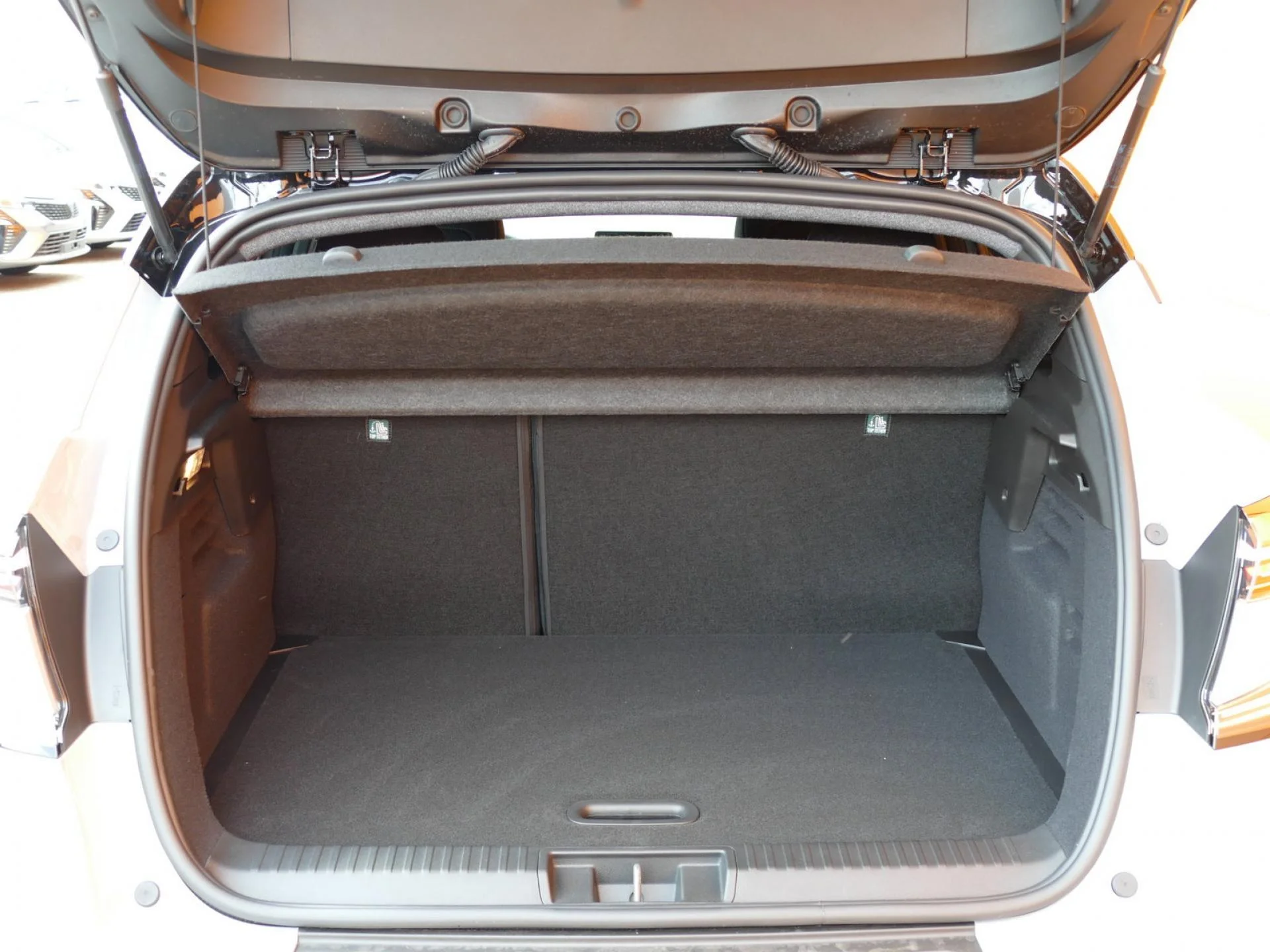 RENAULT CAPTUR - Miniature 8 sur 32 - Cliquer pour voir cette photo
